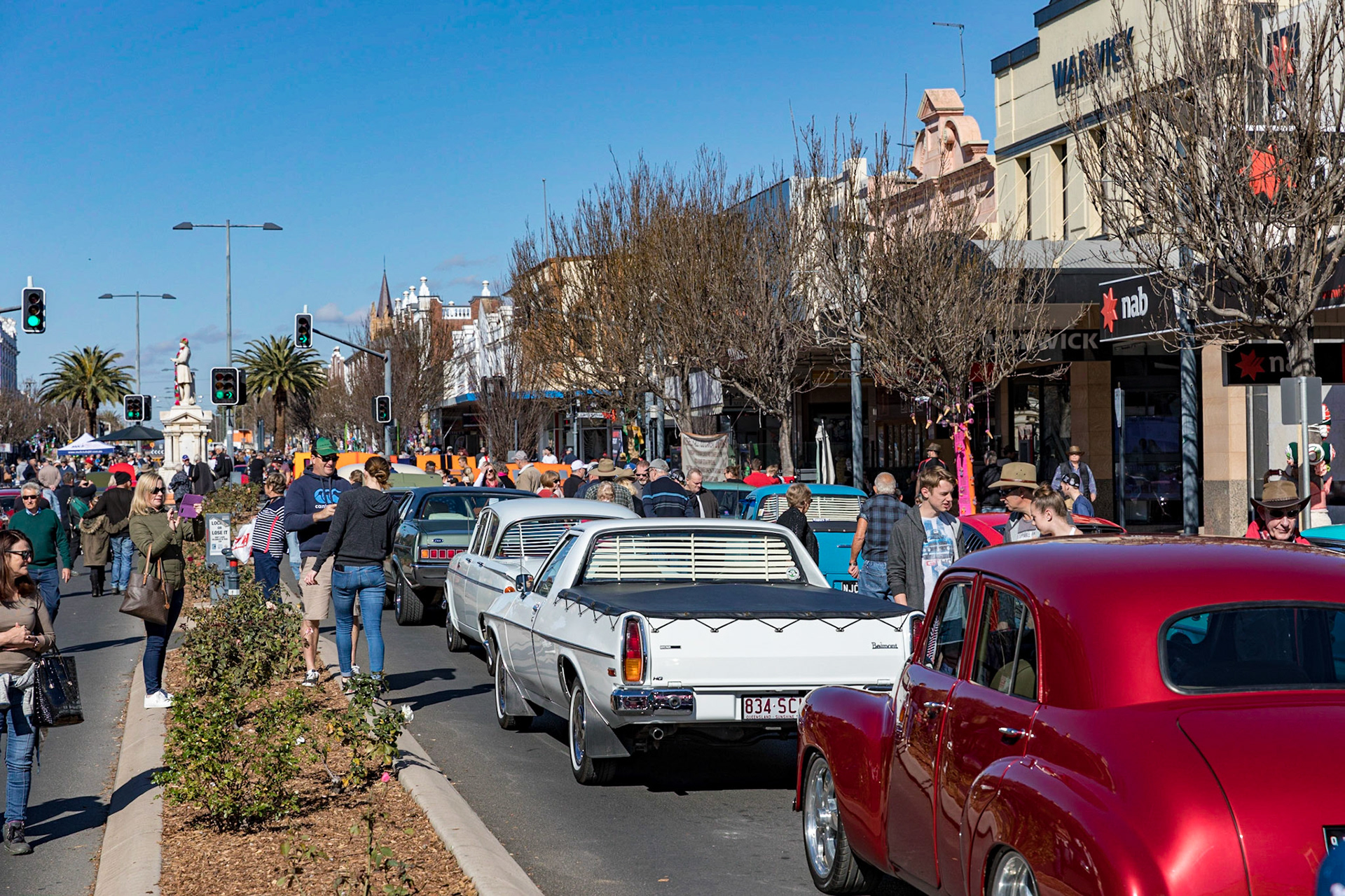 Grand Automobile Display on Palmerin