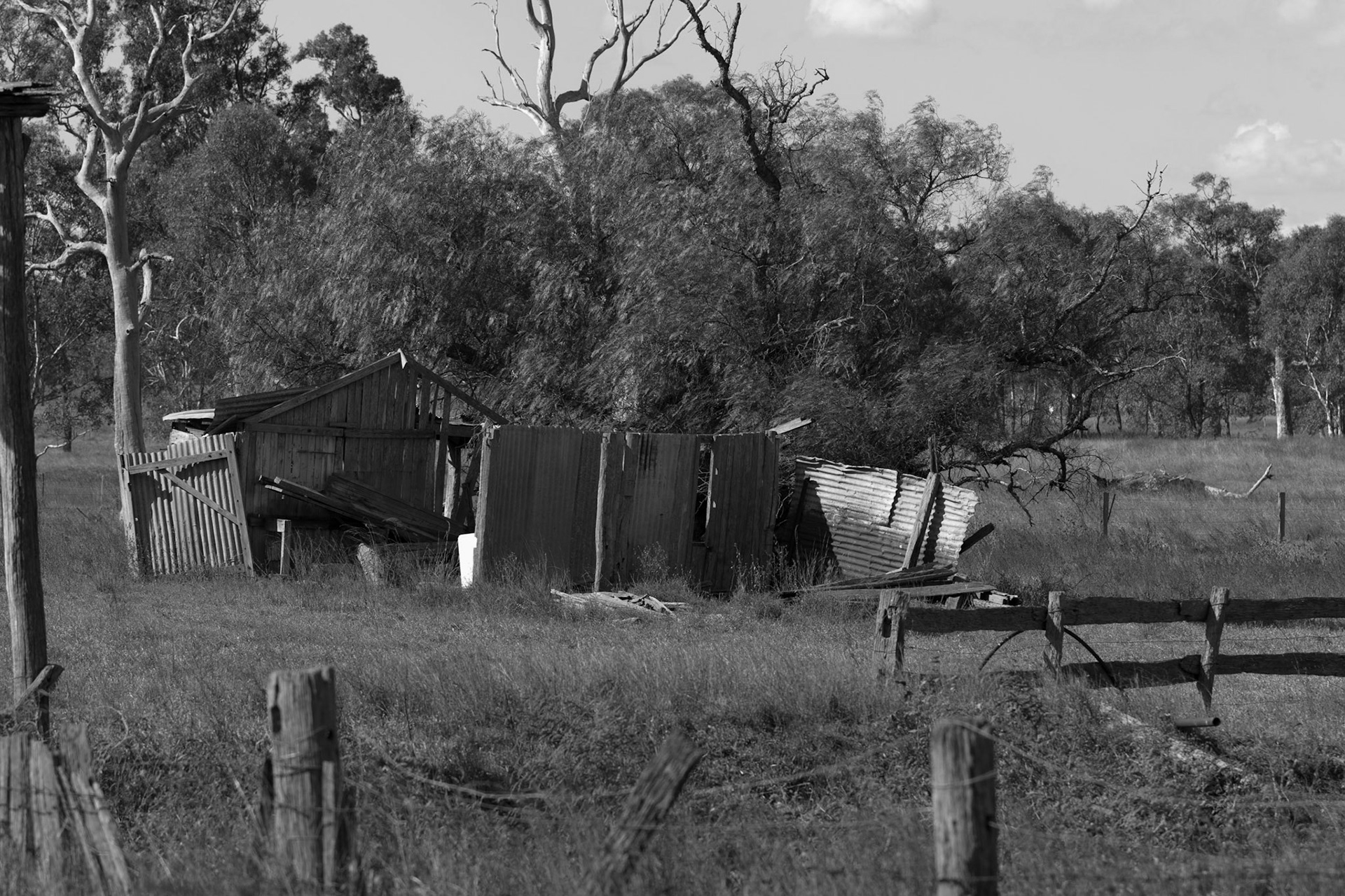 Abandoned shed, Pratten
