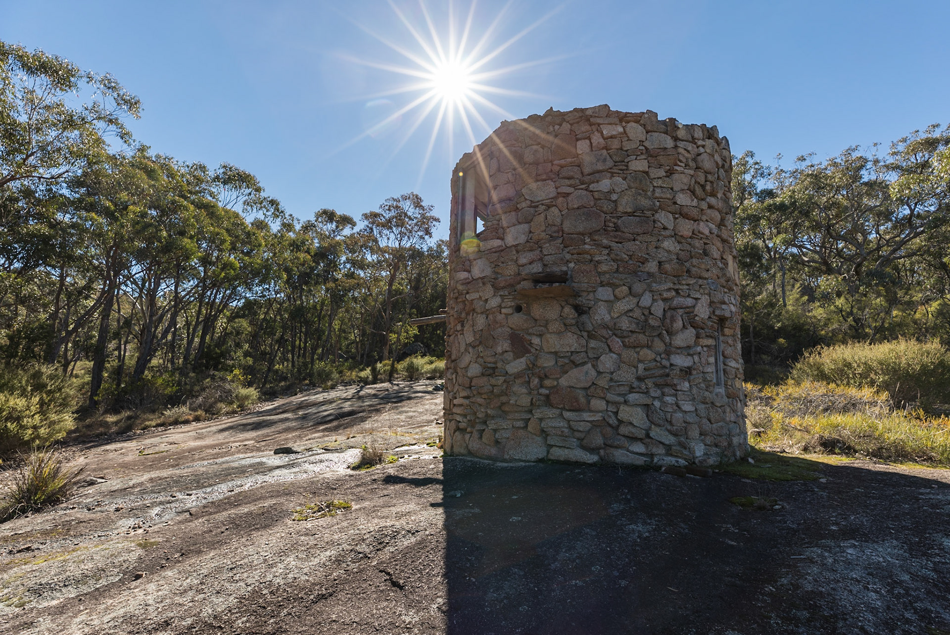Round hut, Girraween
