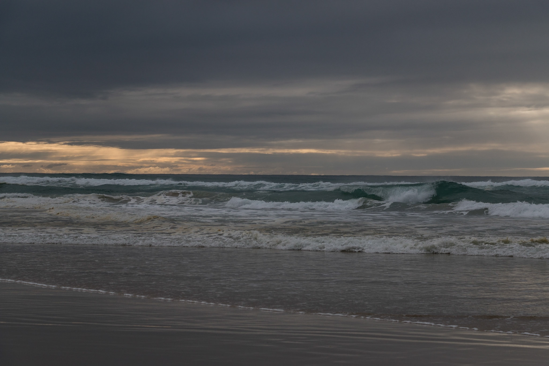 Beach sunrise, Teewah