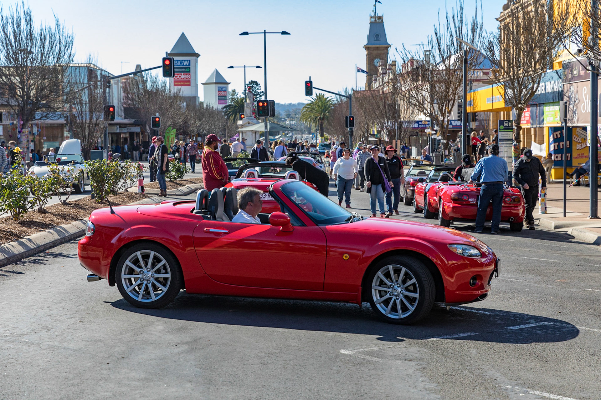 Grand Automobile Display on Palmerin