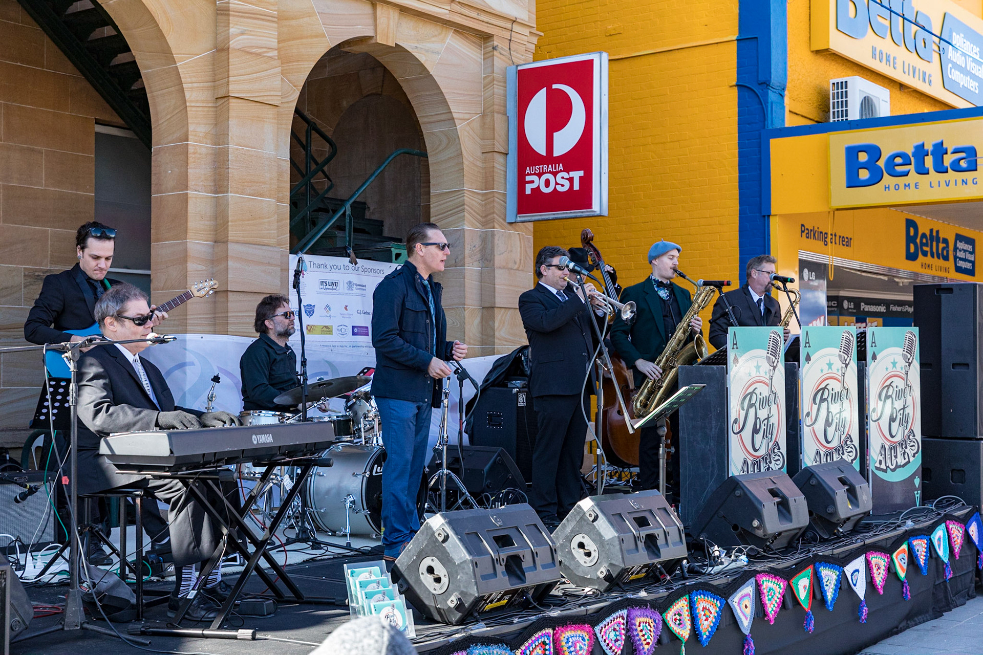 Grand Automobile Display on Palmerin