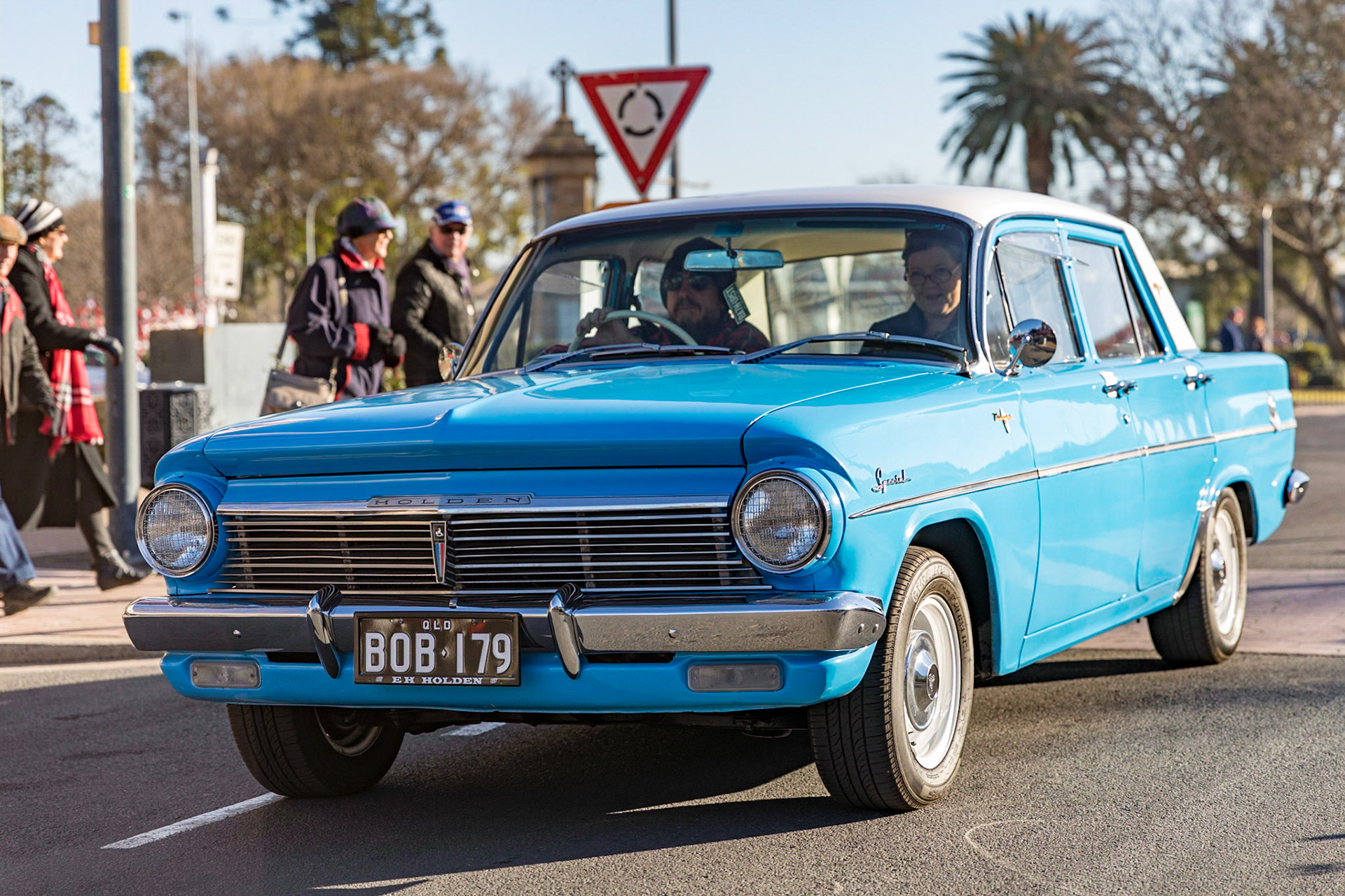 Grand Automobile Display on Palmerin