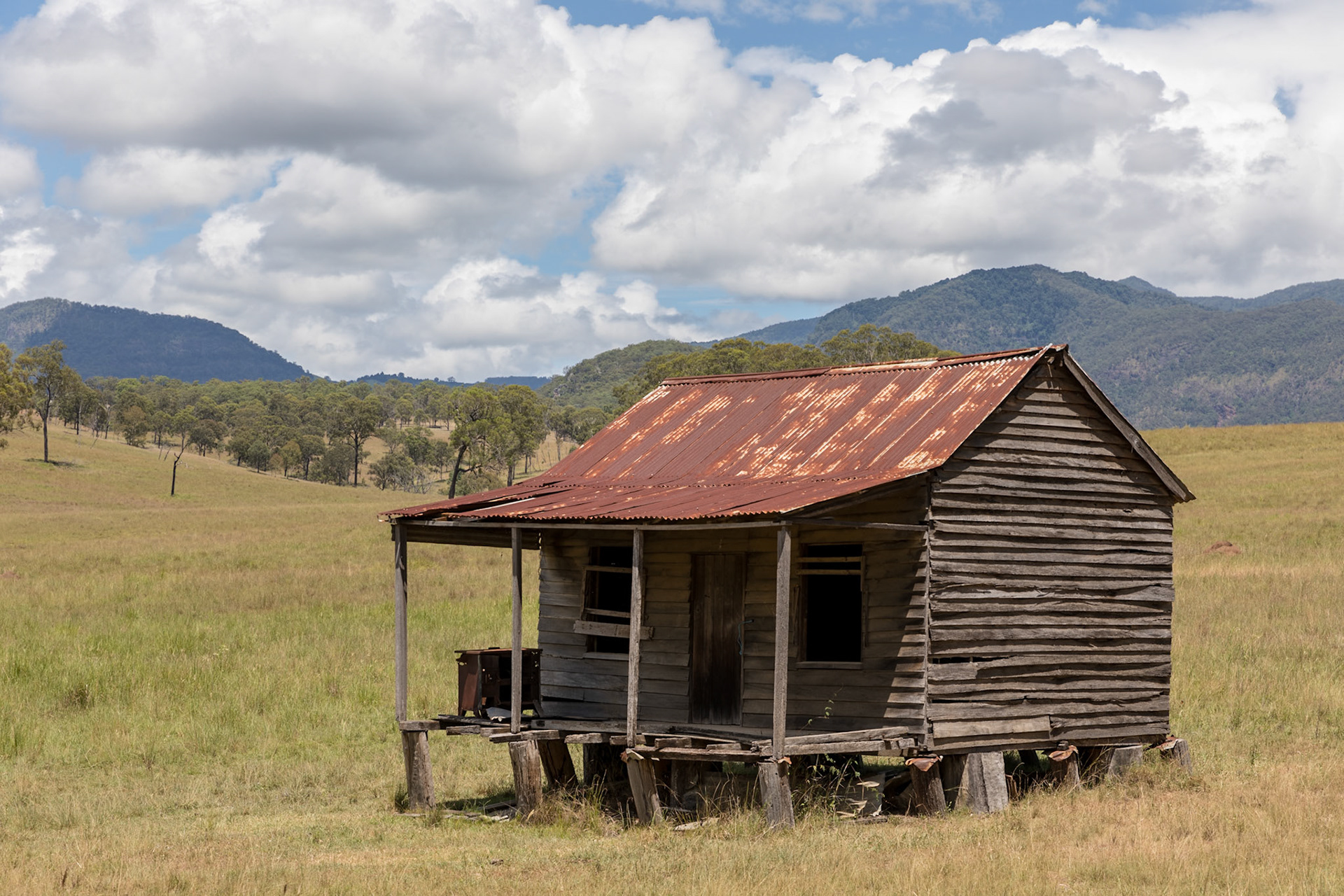 Abondoned building, Carney's Creek