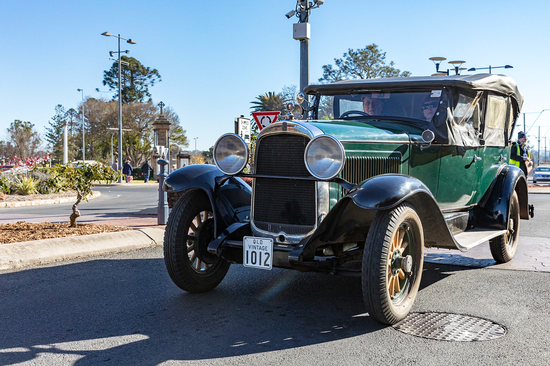 Grand Automobile Display on Palmerin