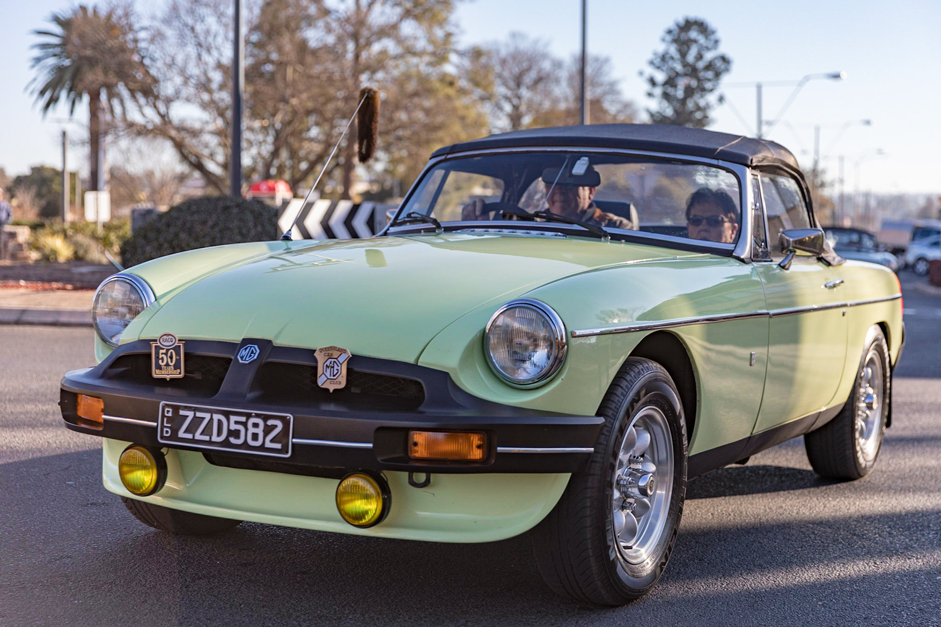 Grand Automobile Display on Palmerin