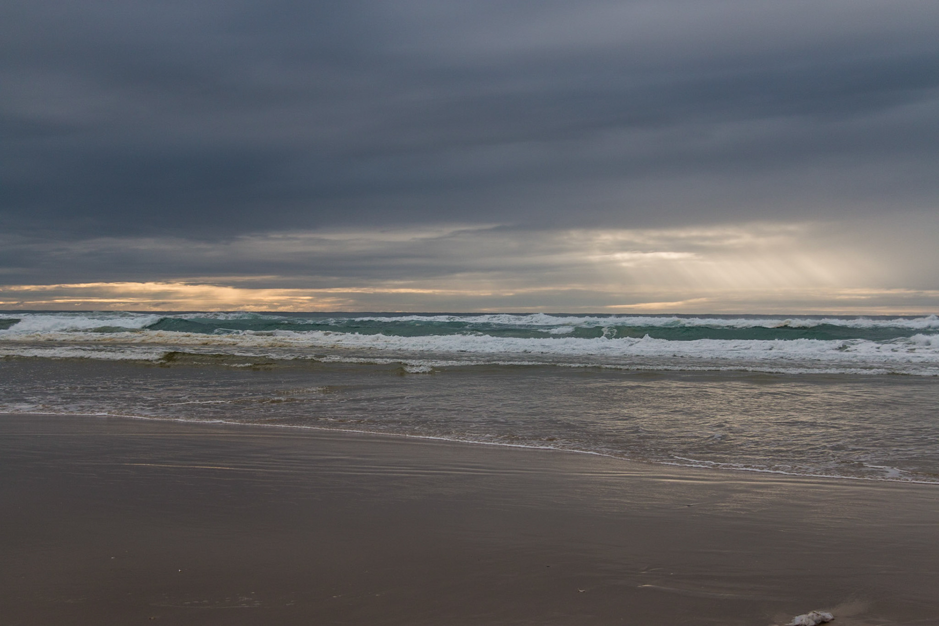 Beach sunrise, Teewah