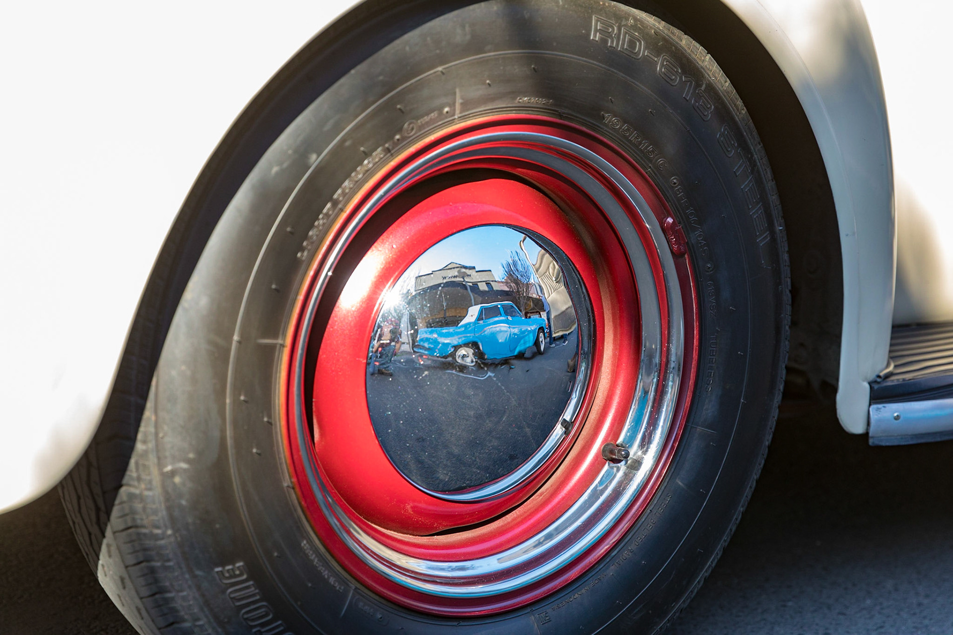 Grand Automobile Display on Palmerin