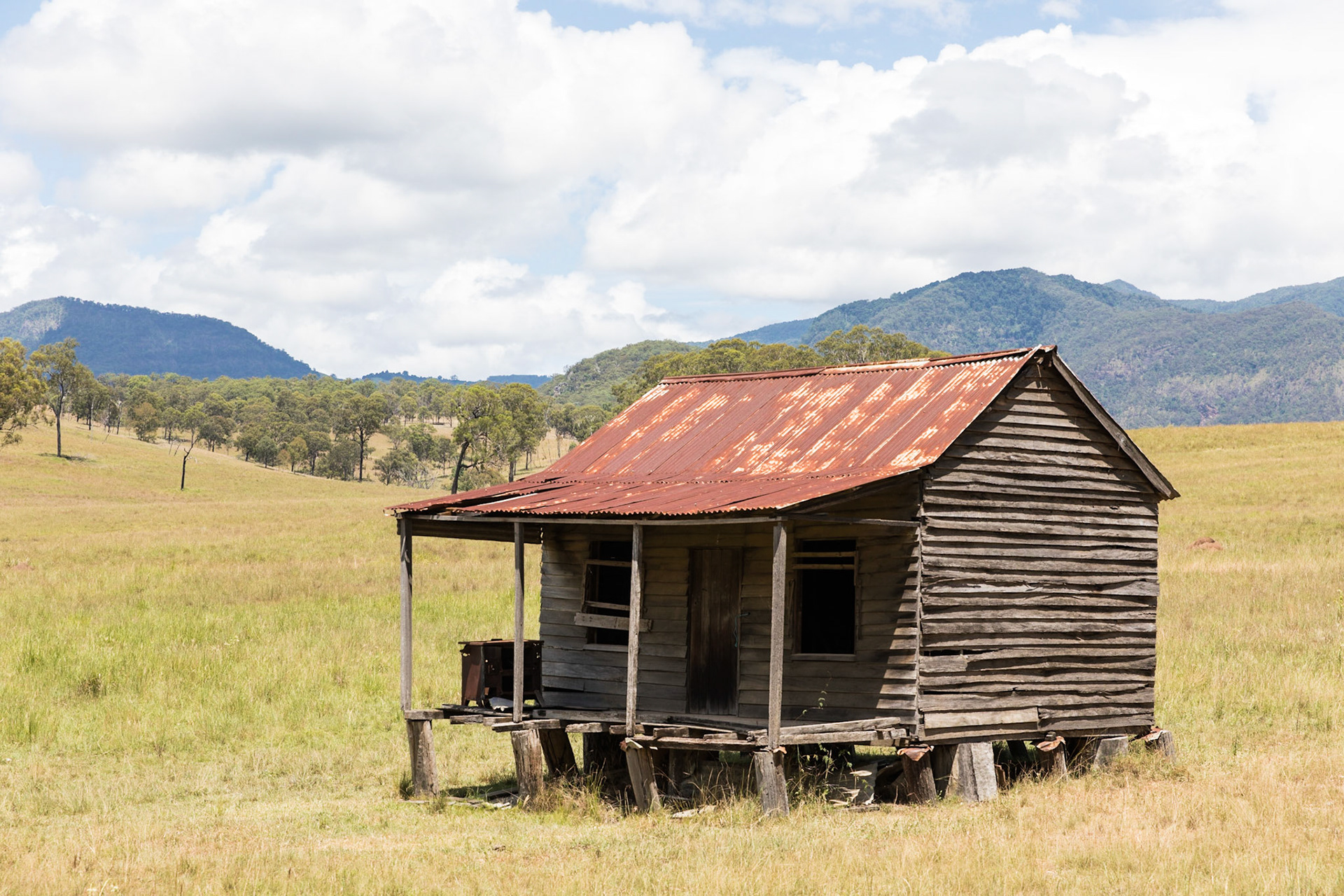 Abondoned building, Carney's Creek