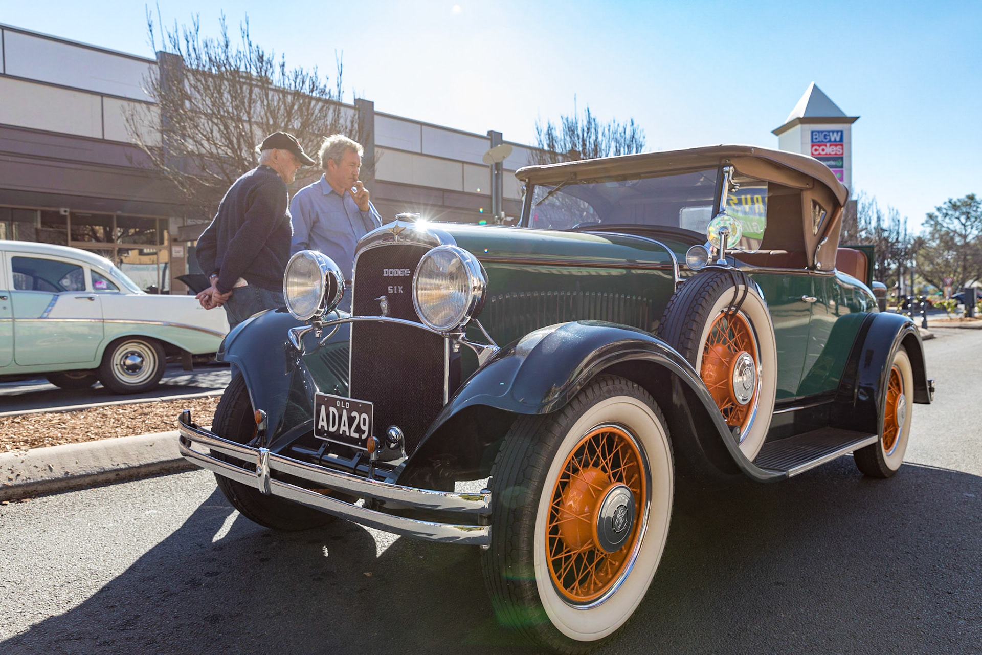 Grand Automobile Display on Palmerin