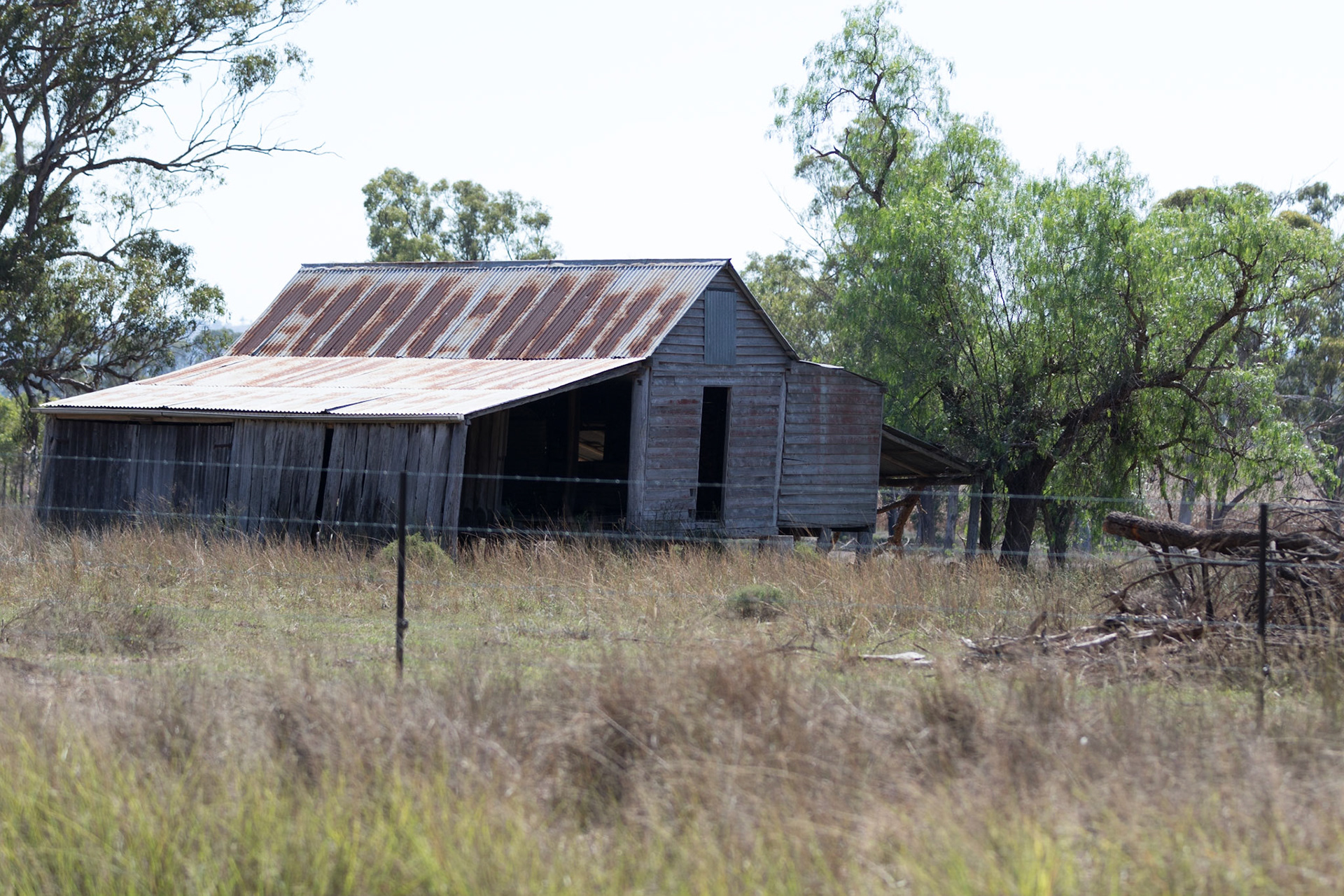 Abandoned shed, Pratten