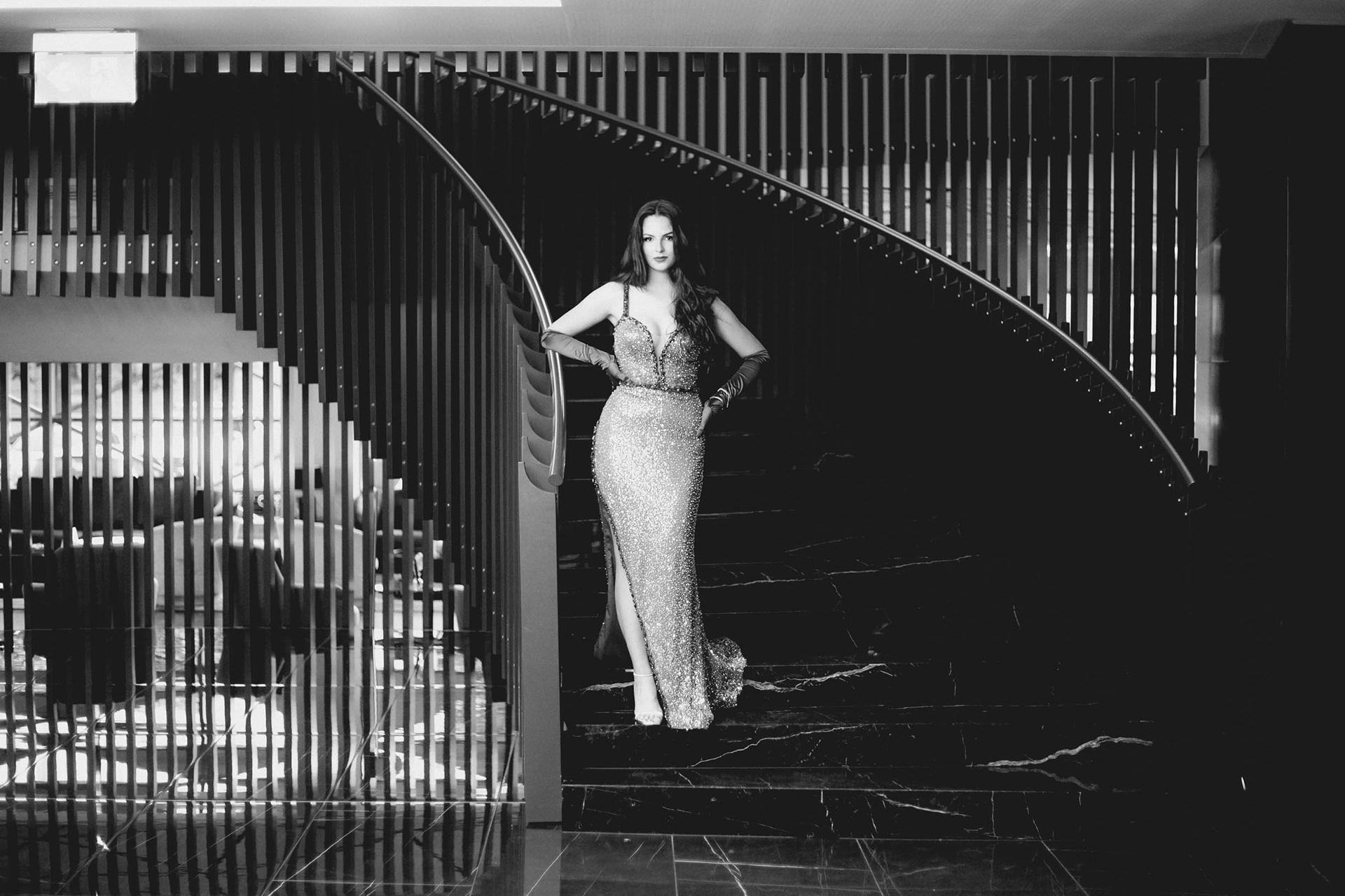 Професионални абитуриентски снимки Бургас - движение и емоция