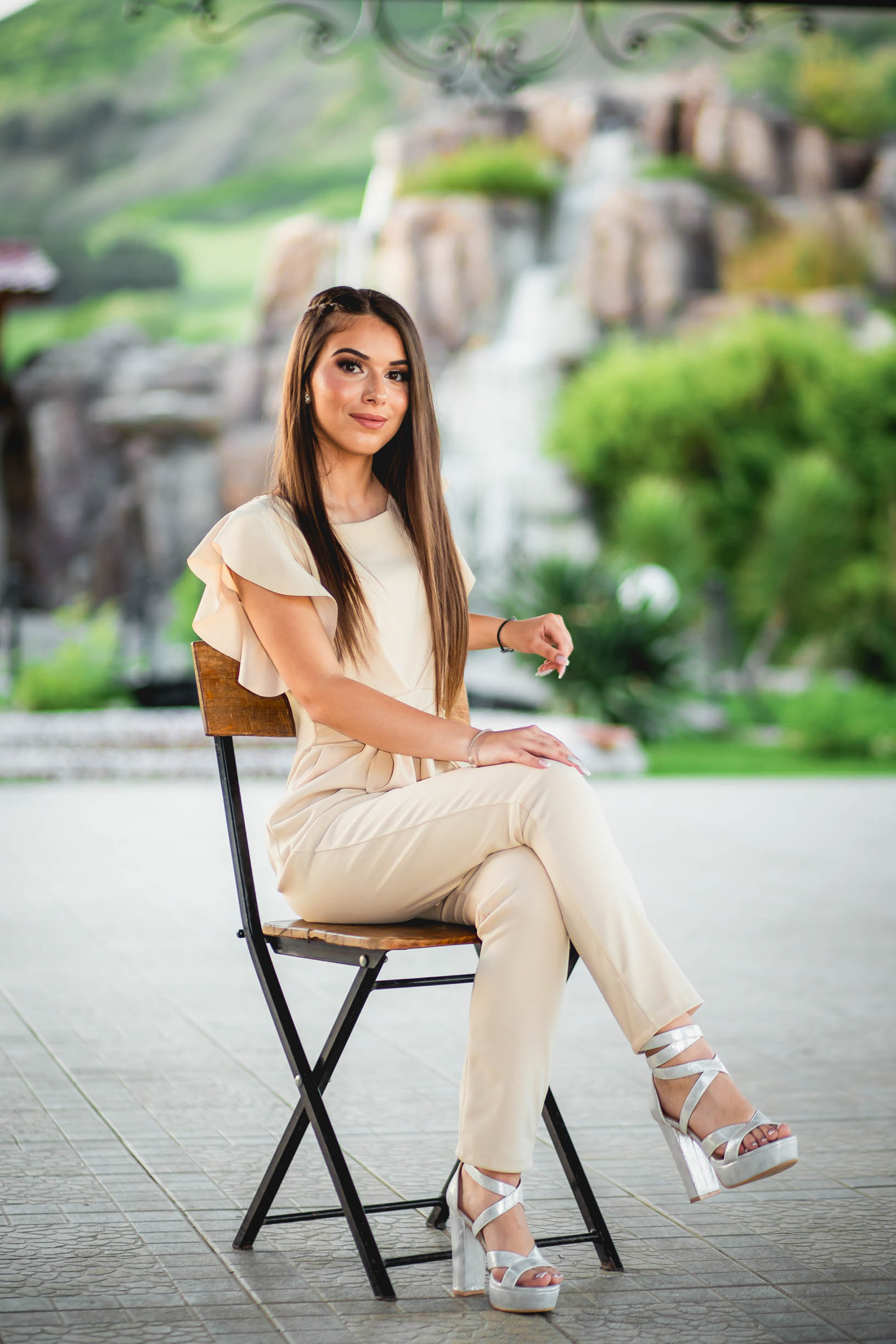 Професионален фотограф за абитуриентски бал в Айтос, пози и идеи.