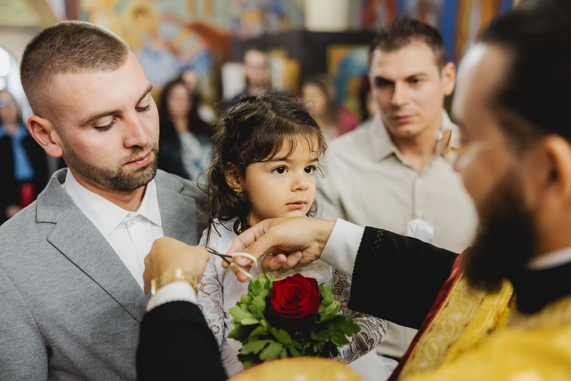 Фотограф за кръщене в храм “Св Вмчк Димитрий Солунски” гр. Айтос - рязане на косичка