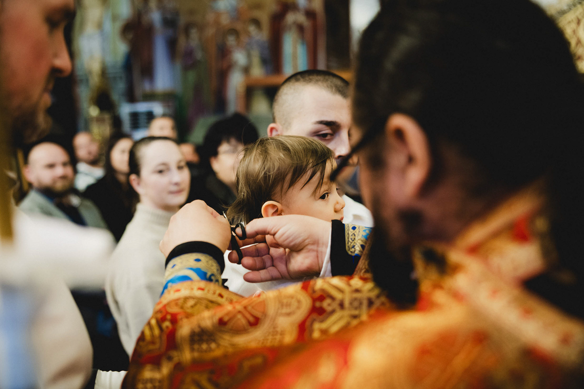 Рязане на косичка в храм Успение Богородично Несебър - професионален фотограф Несебър