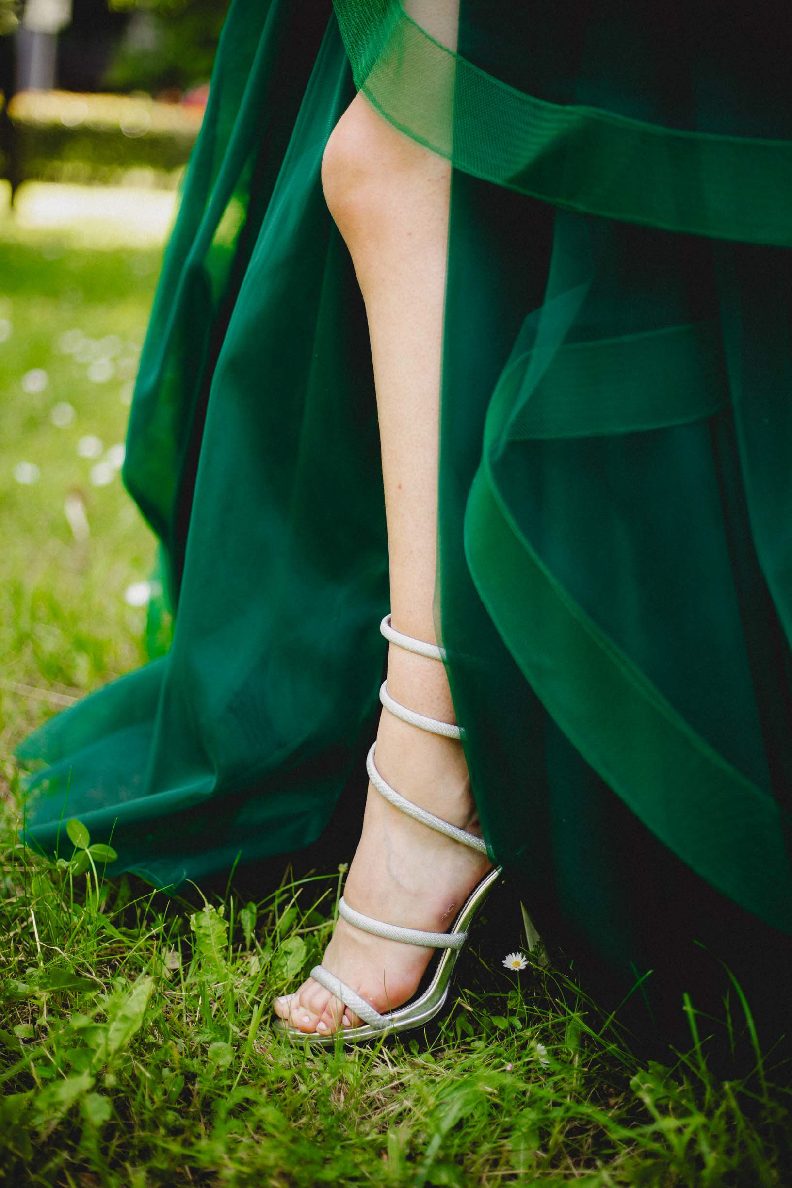 Снимки на детайли от абитуриентски бал.