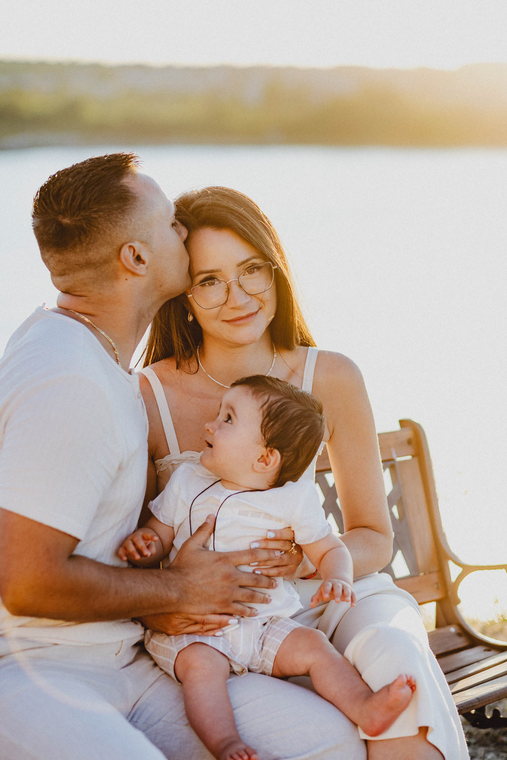 Фотосесия по залез слънце на свето кръщение в Царево от професионален фотограф.