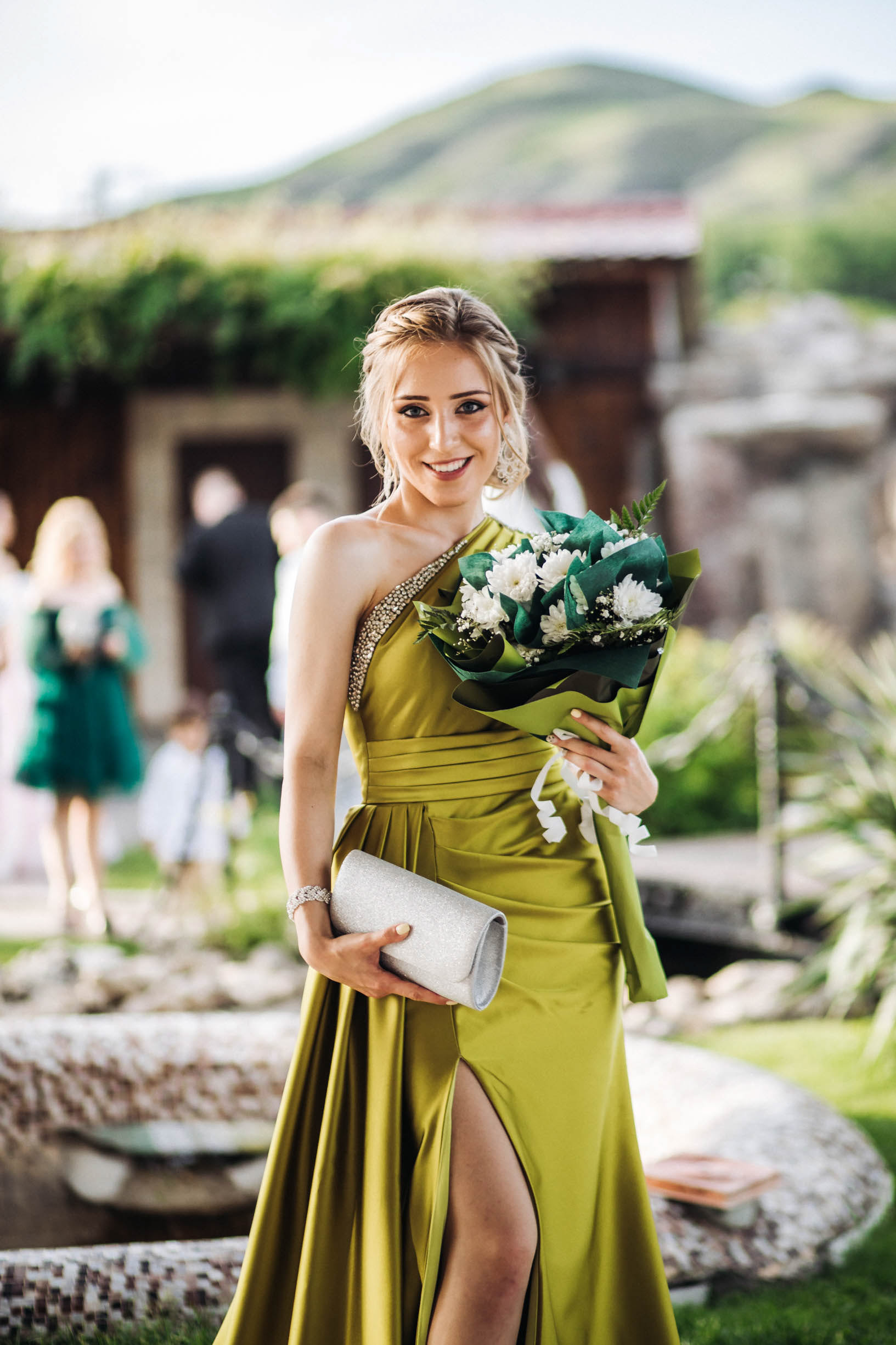 Абитуриентска фотосесия в Айтос в ресторант водопада.