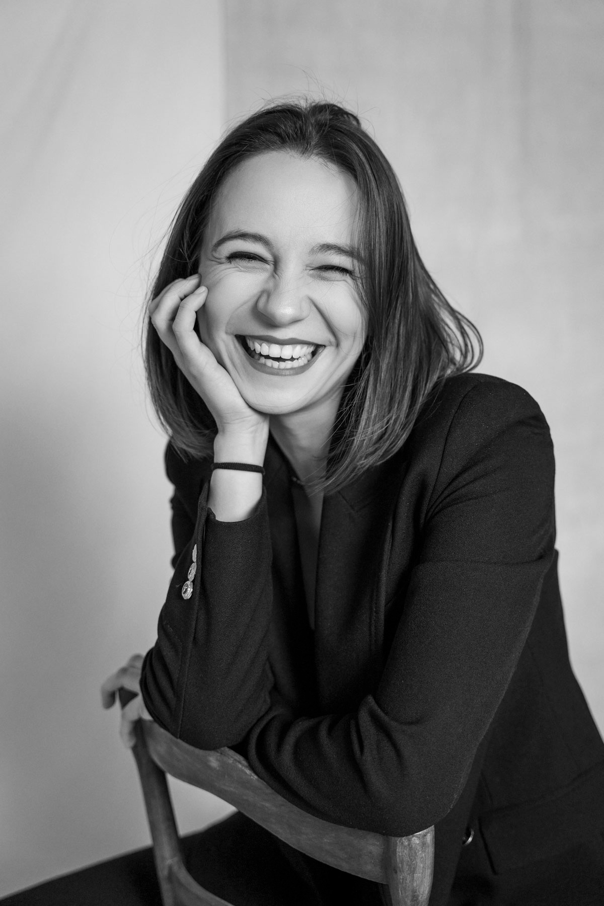 Elegancki portret biznesowy kobiety w marynarce