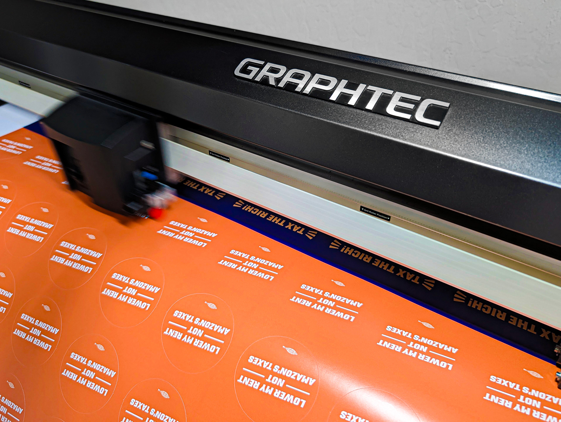 Sticker Cutting Graphtec