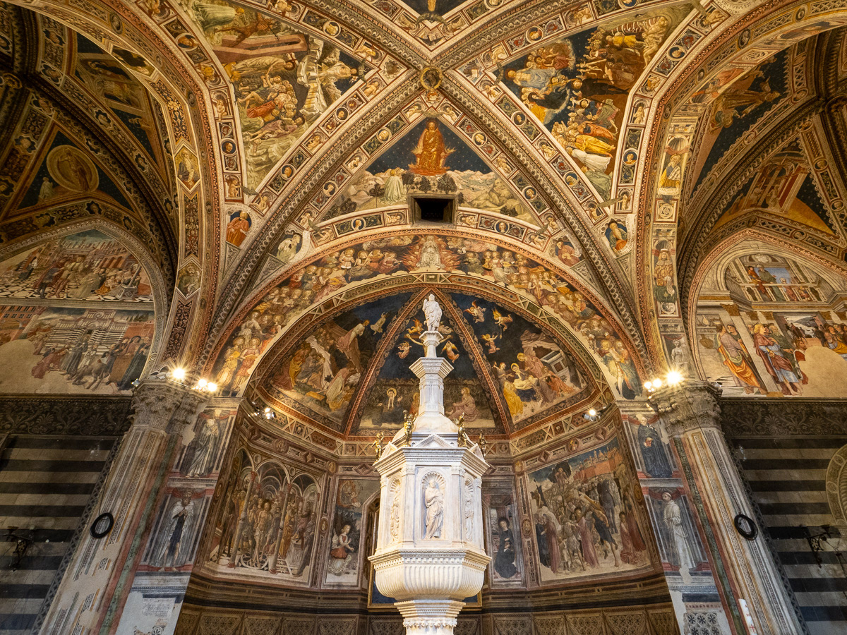 Siena: the Baptistry