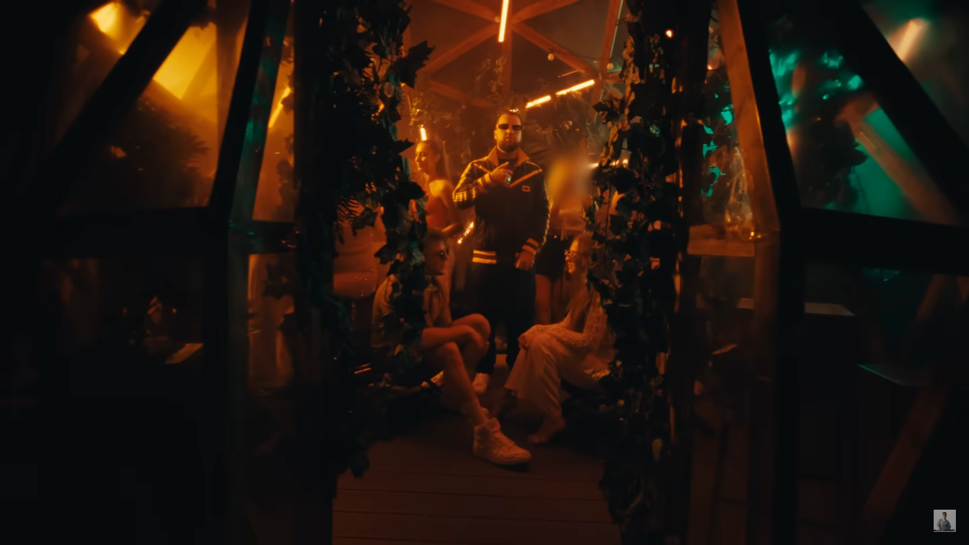 Jovani, Karališka Erdvė - Iš Lėto Leidžiasi Saulė (feat. Remis Retro)