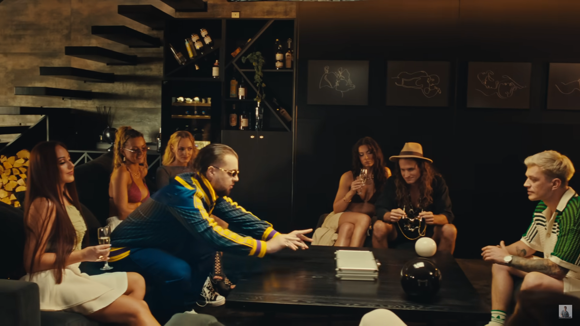 Jovani, Karališka Erdvė - Iš Lėto Leidžiasi Saulė (feat. Remis Retro)