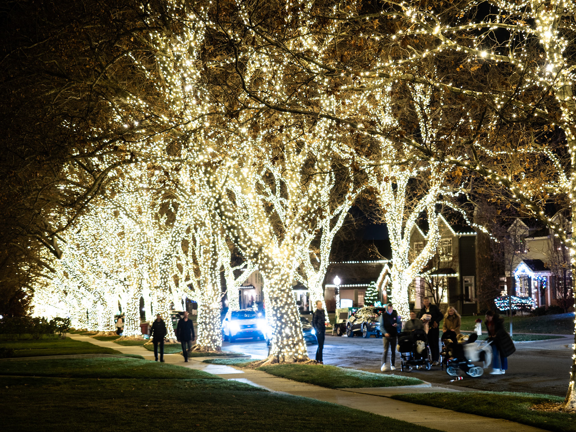The folks on Michigan Avenue in Salt Lake City go all out every Christmas to raise money for the Neighborhood House and the Alliance House.