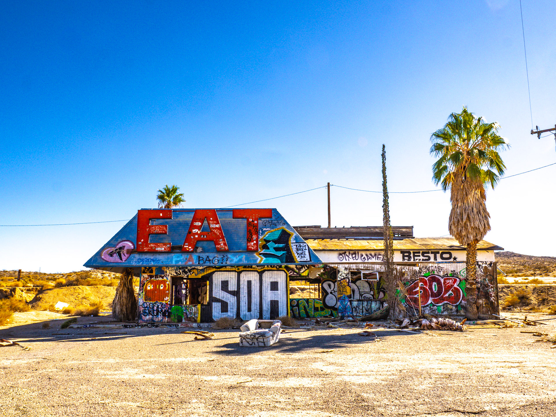 A friend of mine once told me, it was not a road trip unless you see an "Eat" sign. I guess today's drive was a road trip.
