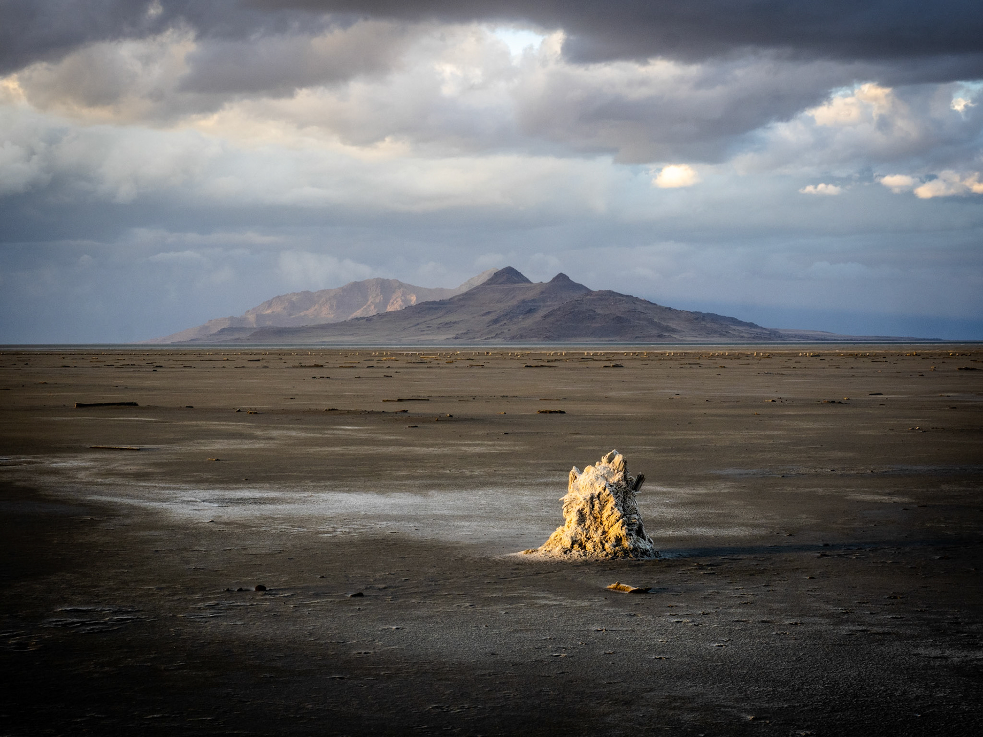 No. SaltAir was at the south end of the Great Salt Lake. After burning down twice, all that remains are some cement foundations. And wooden pillars that have absorbed the salt from the surrounding mud and water.