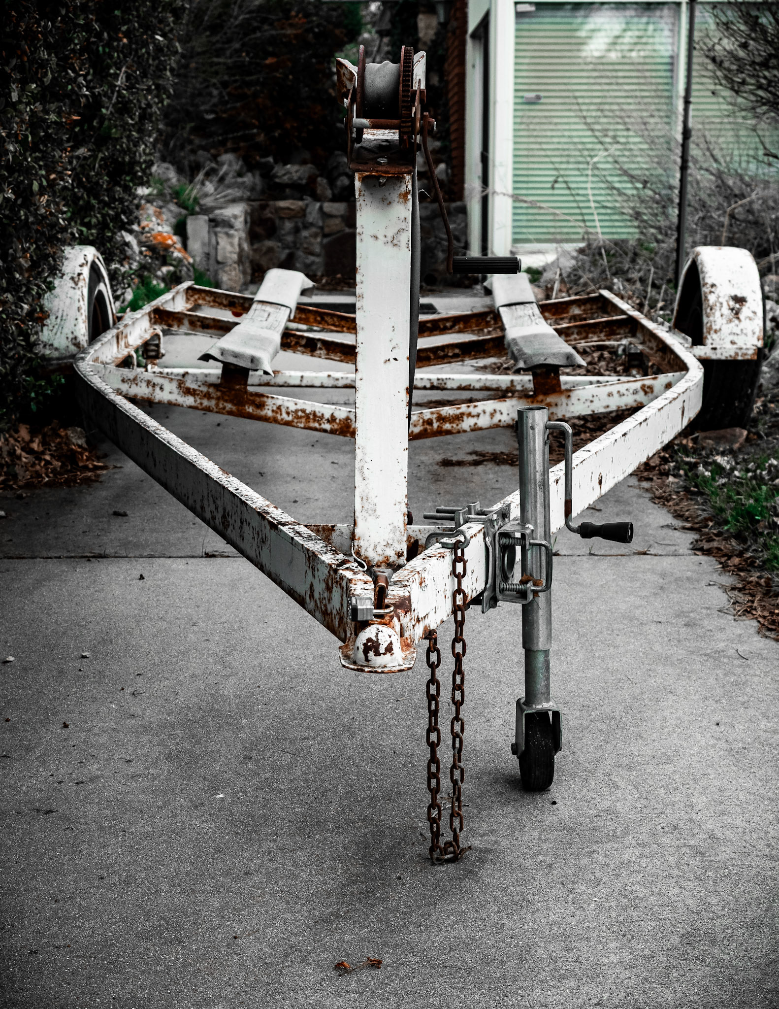 This boat trailer is missing it's buddy.