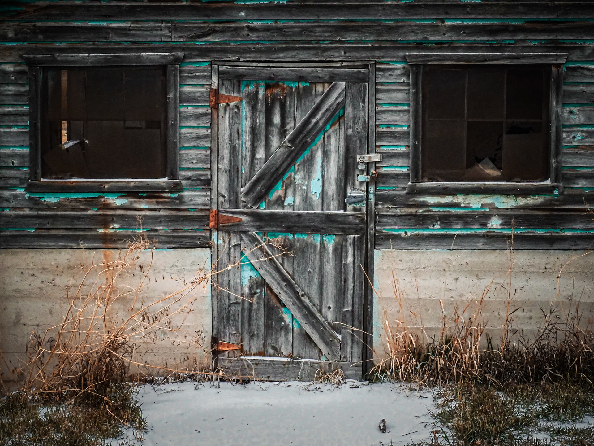 I love old doors. They always make me wonder how many times they were opened, the people who passed through them, and what stories they could tell.