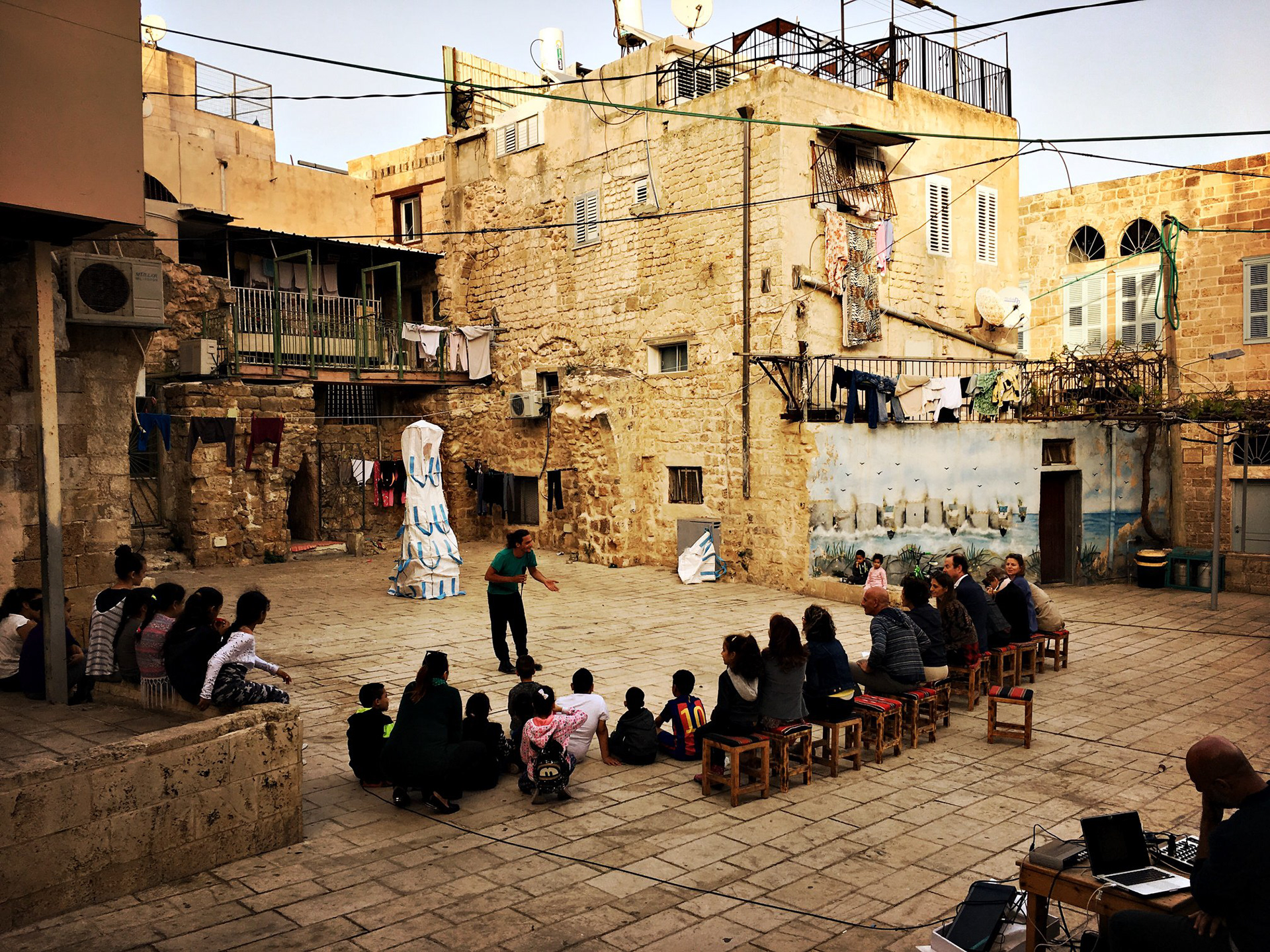 'The play of the ugly fish' in Akko/ Palestina 