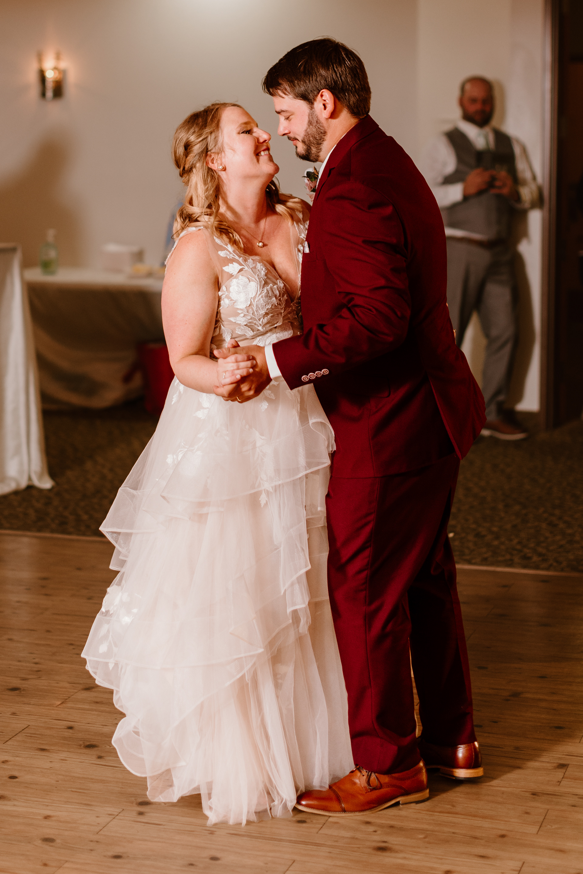 Gorgeous Summer Wedding Minnesota Libby Aos Photography