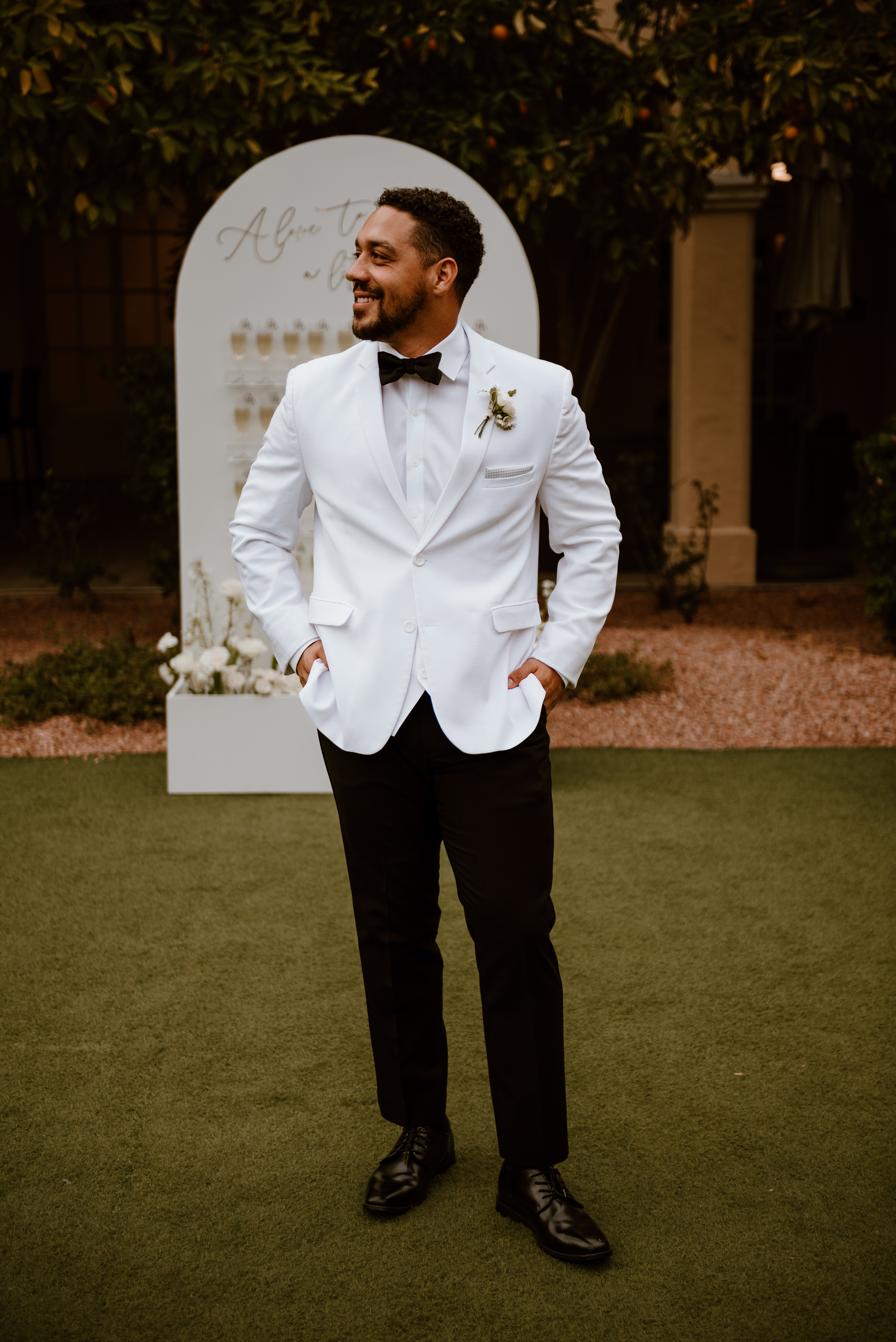Gorgeous Phoenix Wedding Photography Crown Plaza Chandler Arizona Libby Aos Photography