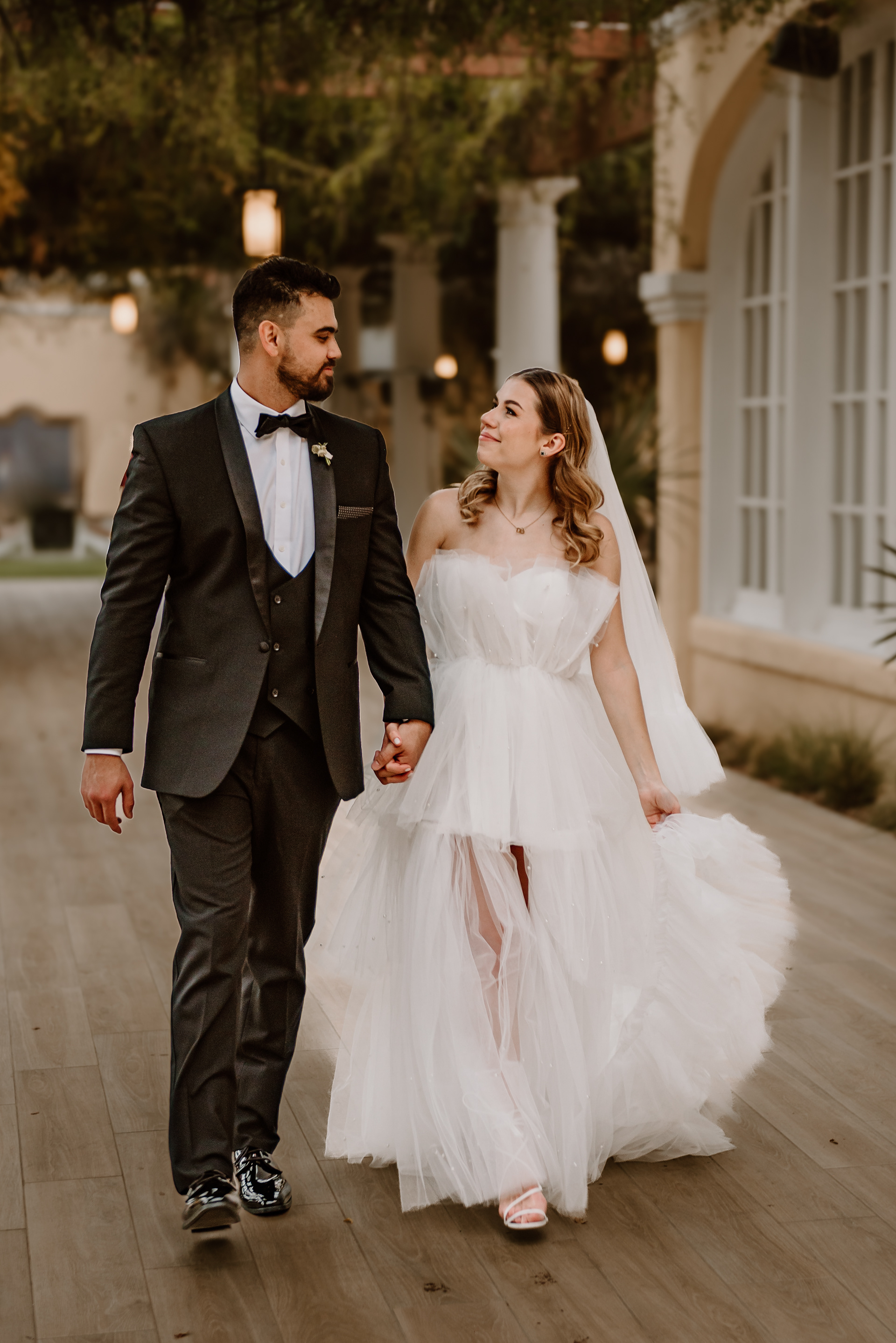 Gorgeous Phoenix Wedding Photography Crown Plaza Chandler Arizona Libby Aos Photography