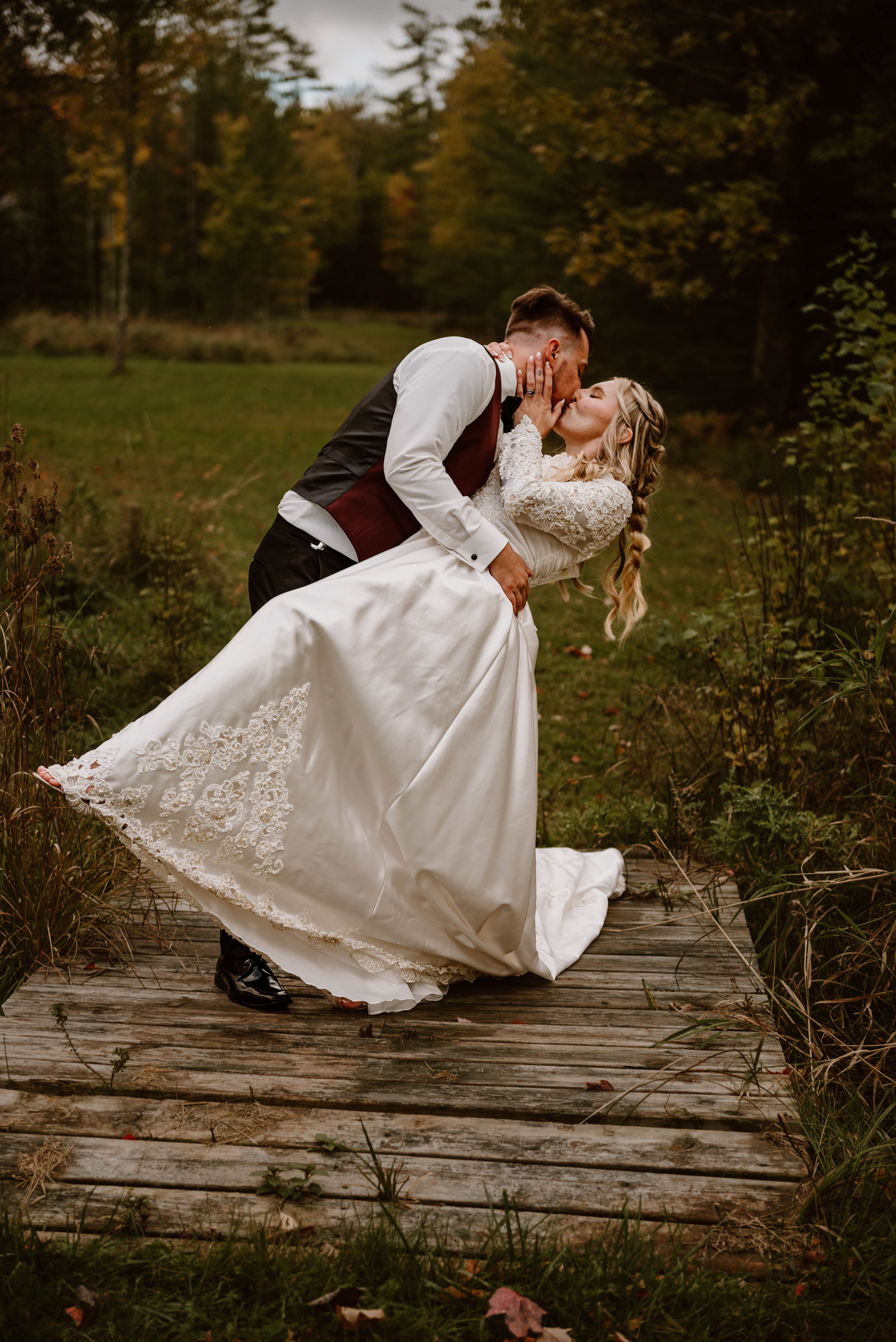 Beautiful Wedding Photos Madeline Island WI Libby Aos Photography