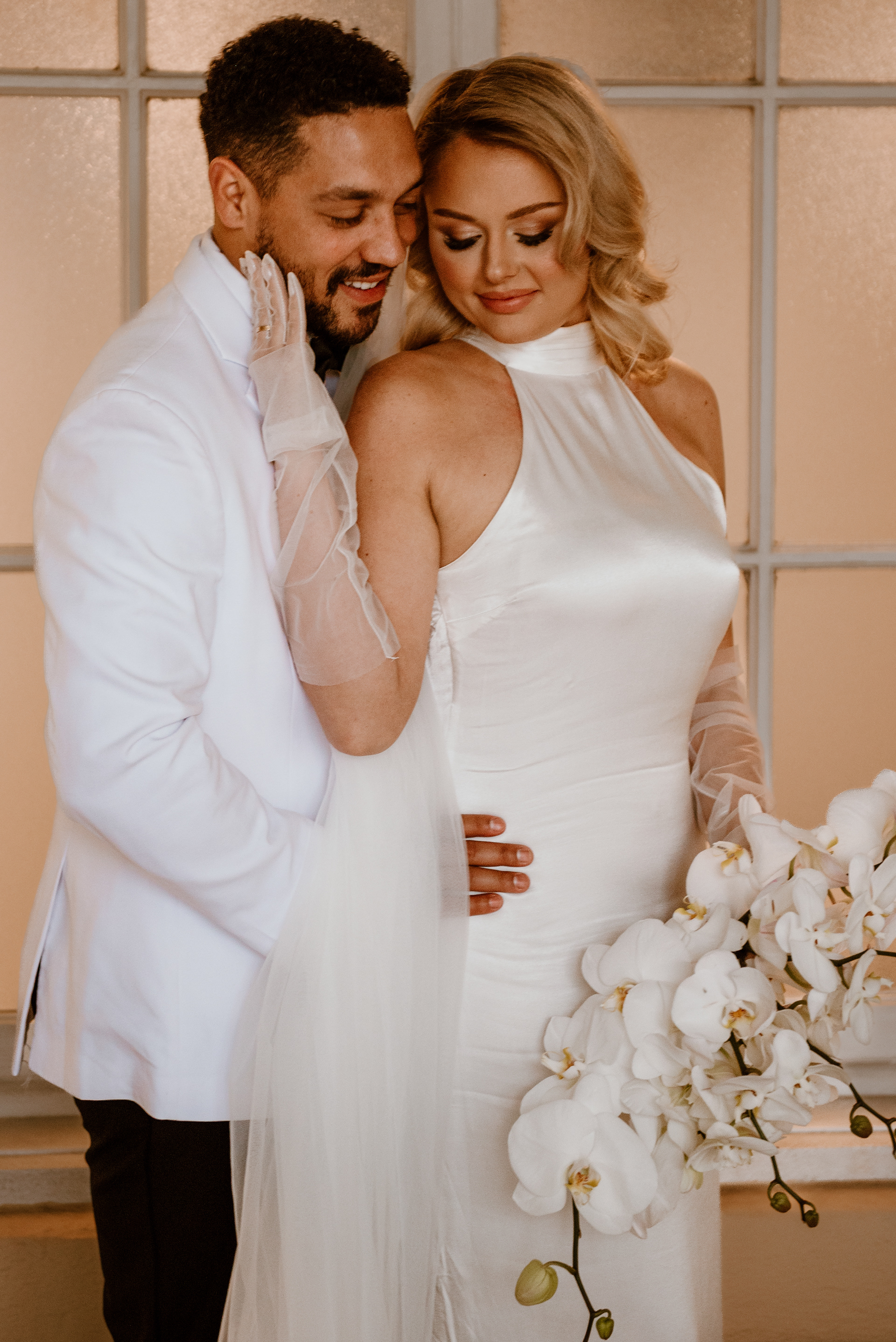Gorgeous Phoenix Wedding Photography Crown Plaza Chandler Arizona Libby Aos Photography
