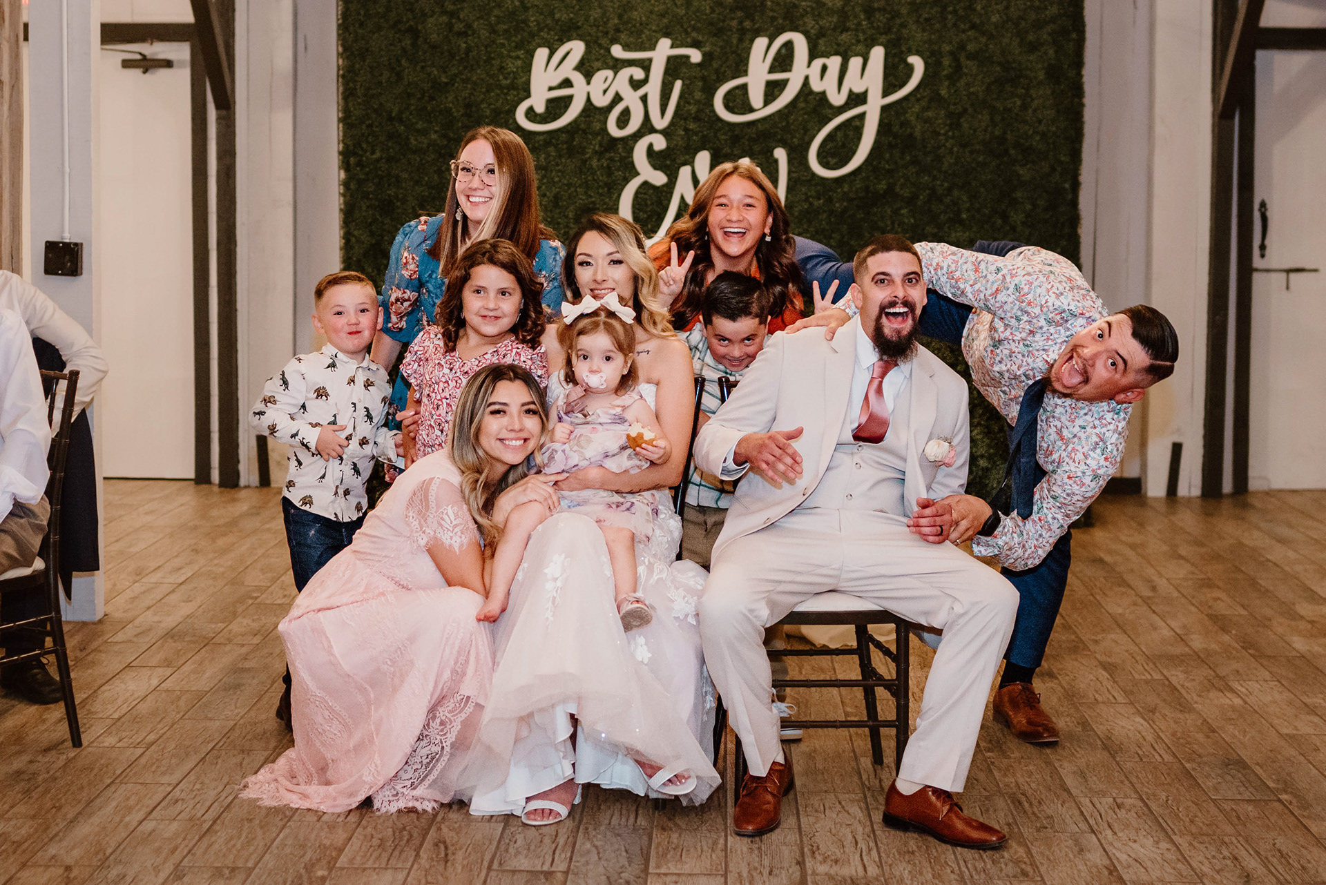 Windmill Winery Gorgeous wedding photos with the bride and groom