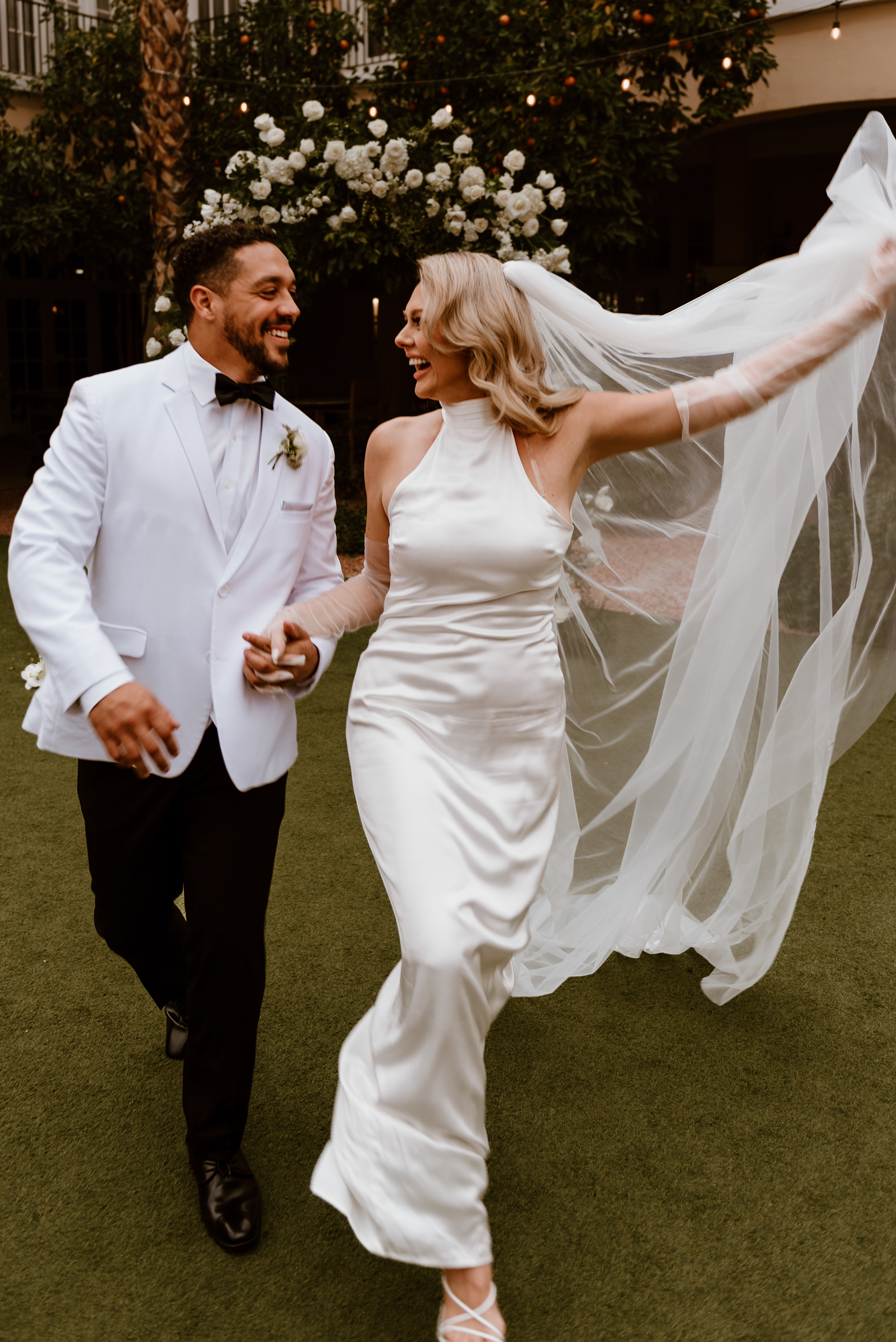 Gorgeous Phoenix Wedding Photography Crown Plaza Chandler Arizona Libby Aos Photography
