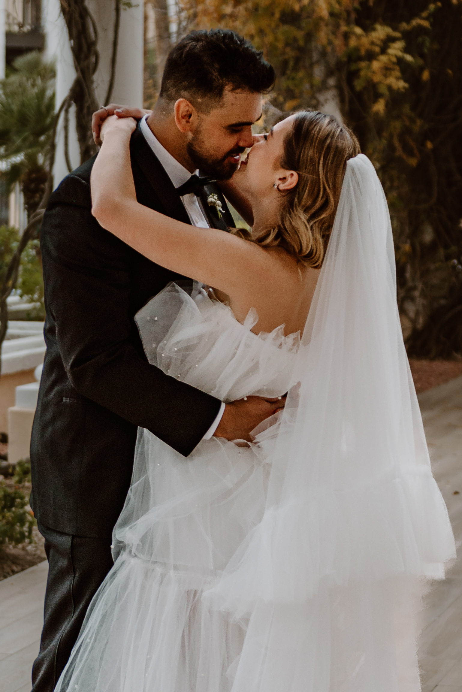 Gorgeous Phoenix Wedding Photography Crown Plaza Chandler Arizona Libby Aos Photography