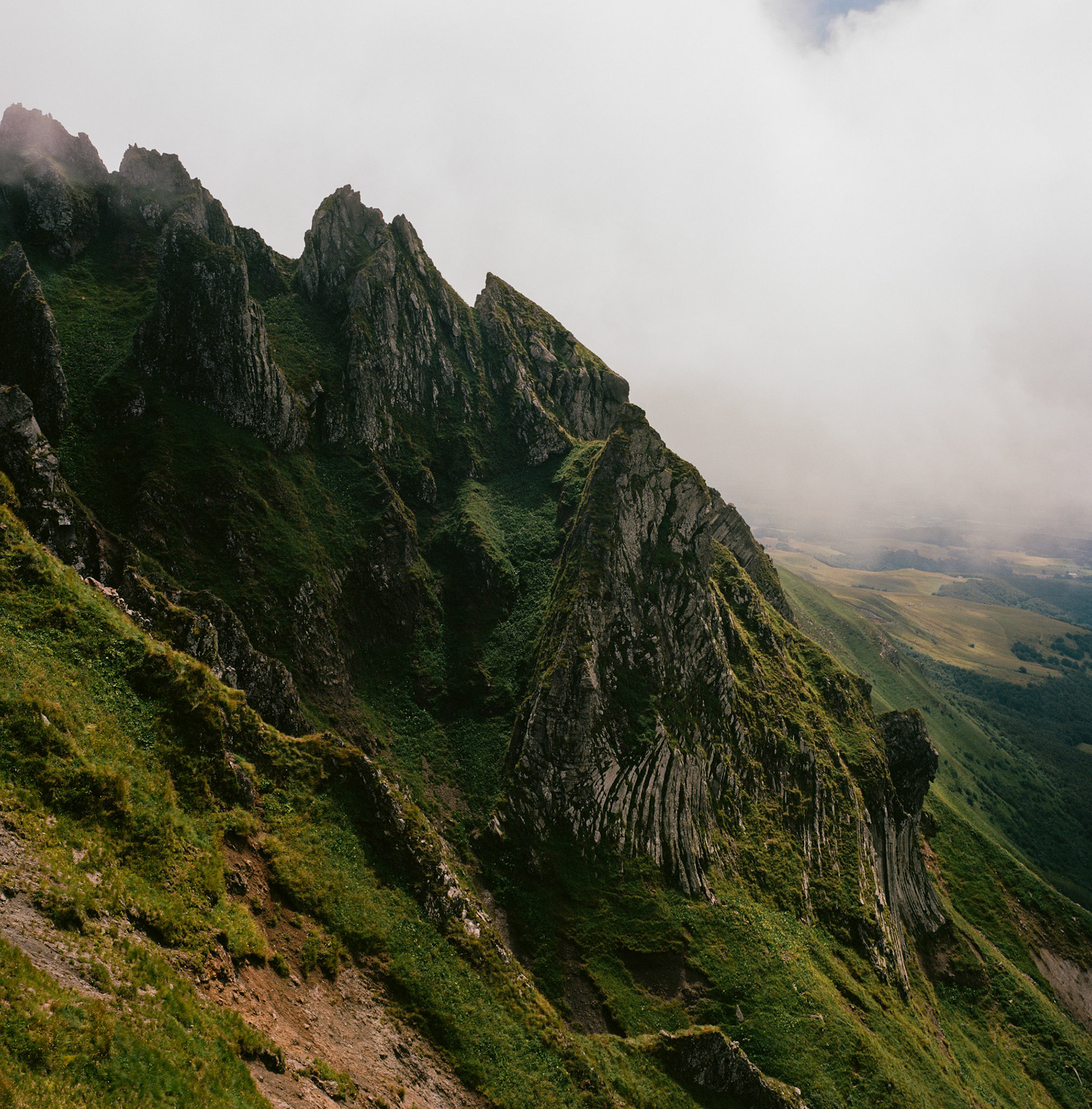 France. 2023. Puy de Sancy. Lave en éruption fossilisée.