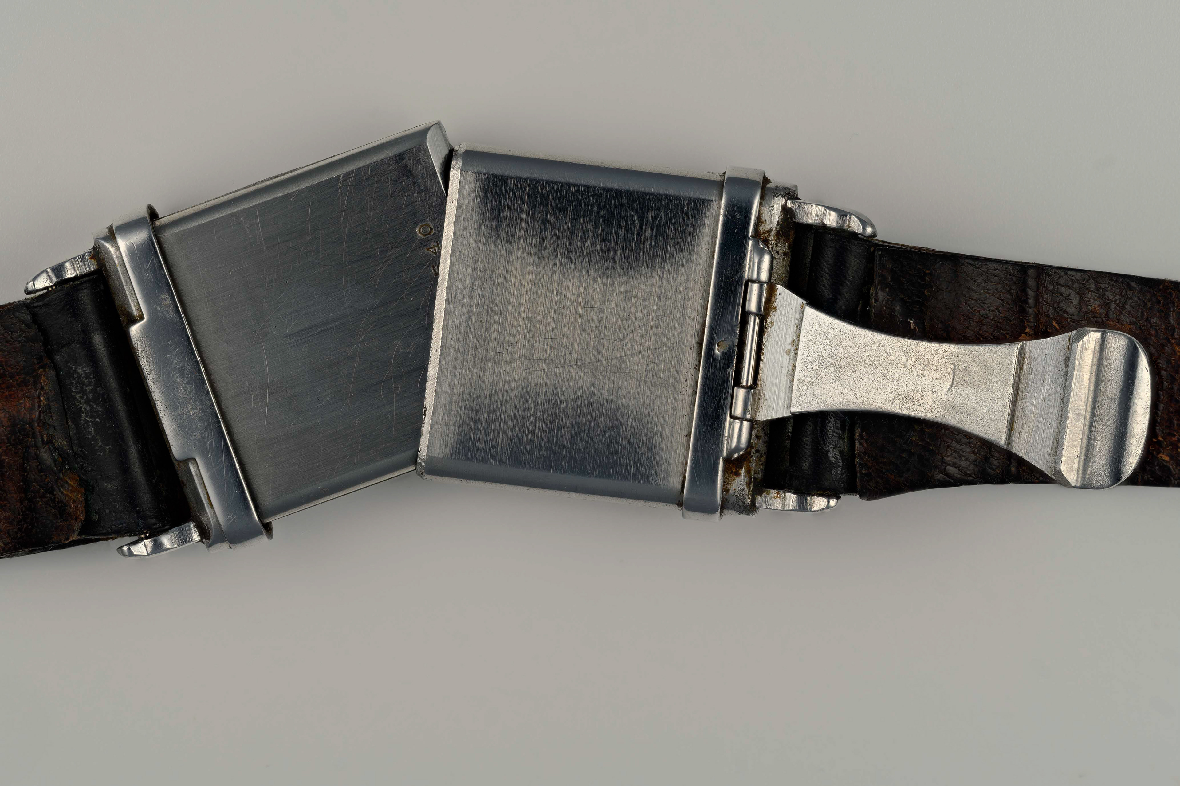 verso de la montre étanche Omega Marine 1932