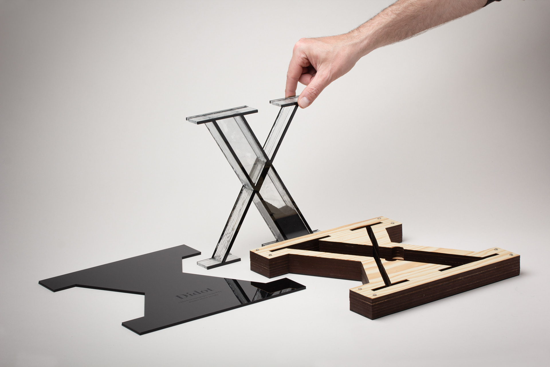 Aileen Arango - Epitypephio