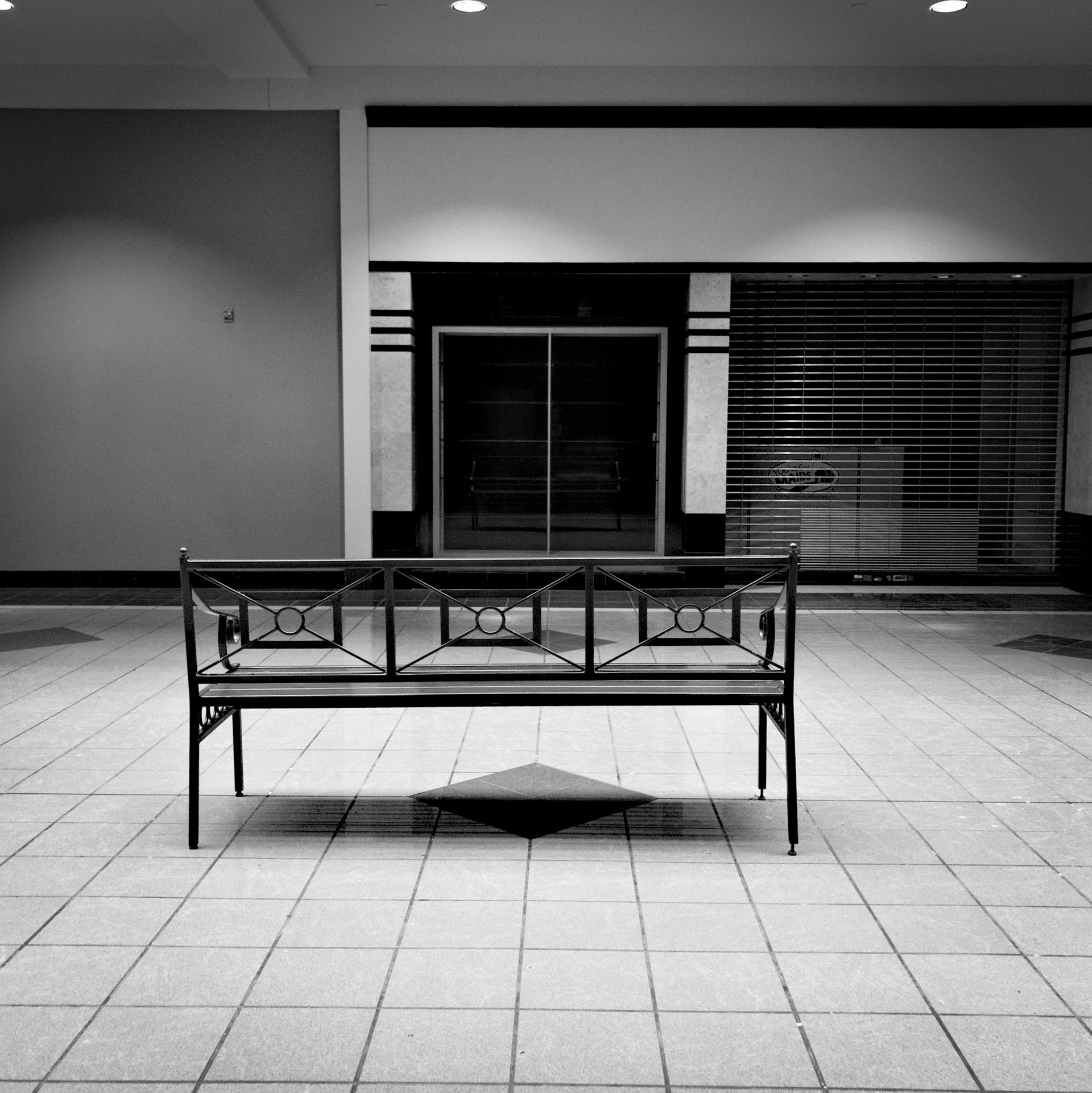 Dying Mall No.8