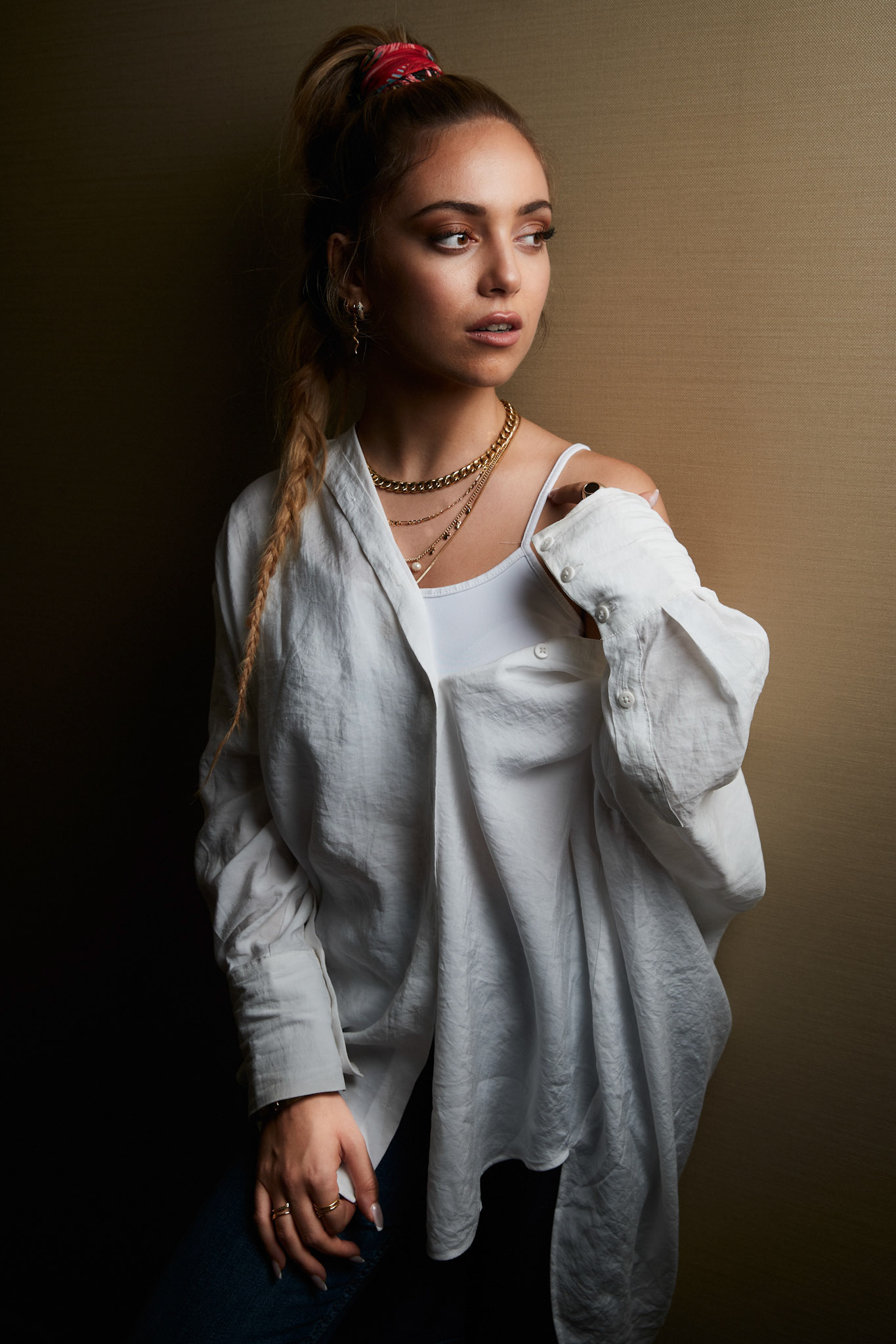 ANA MENA
