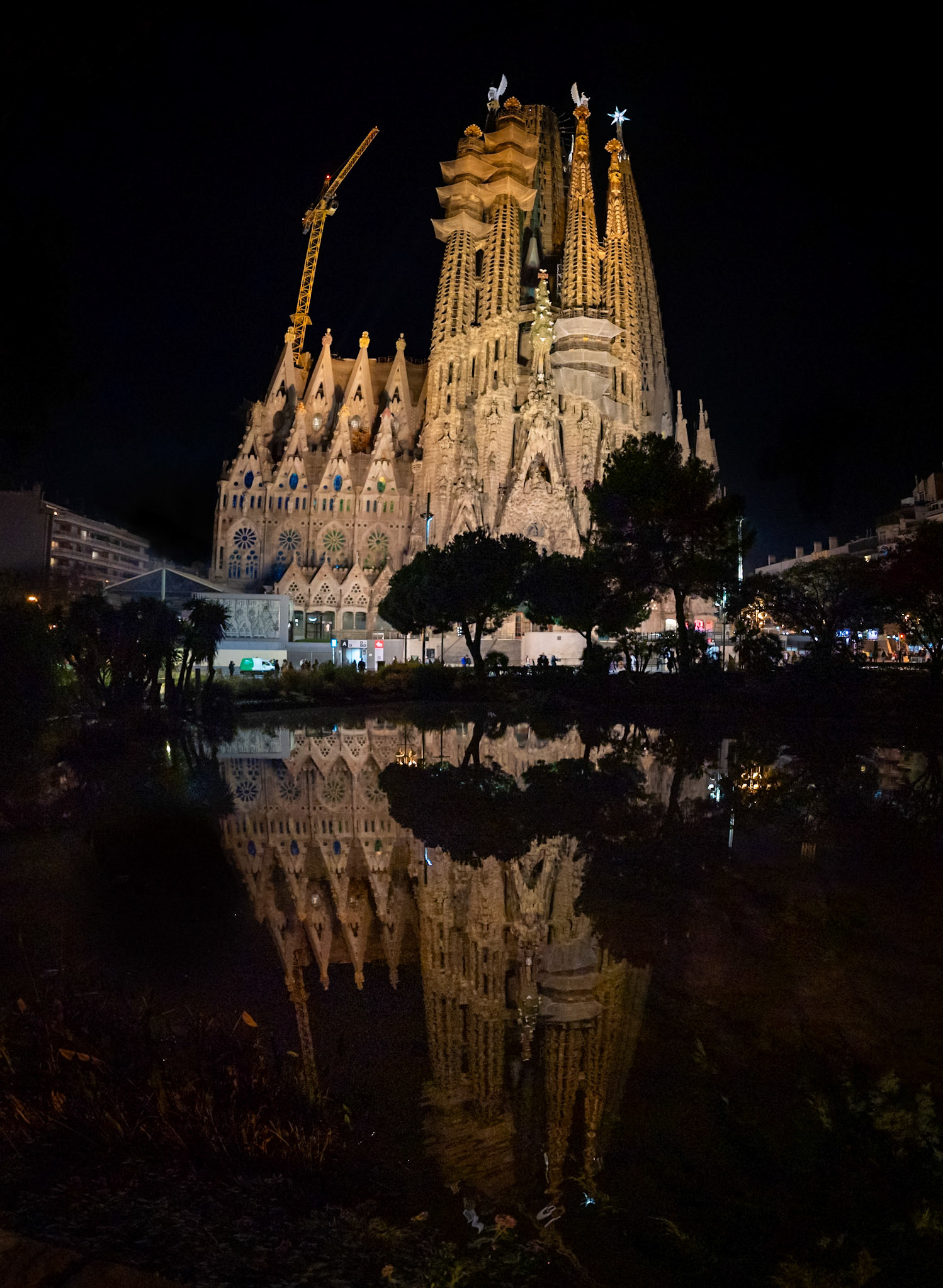 Sagrada Familia Reflejada