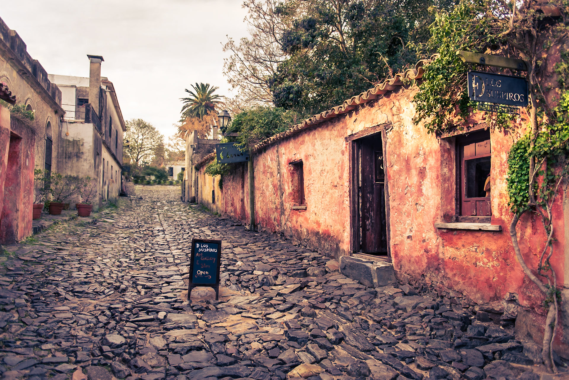 Calle de los Suspiros. Colonia del Sacramento, Uruguay