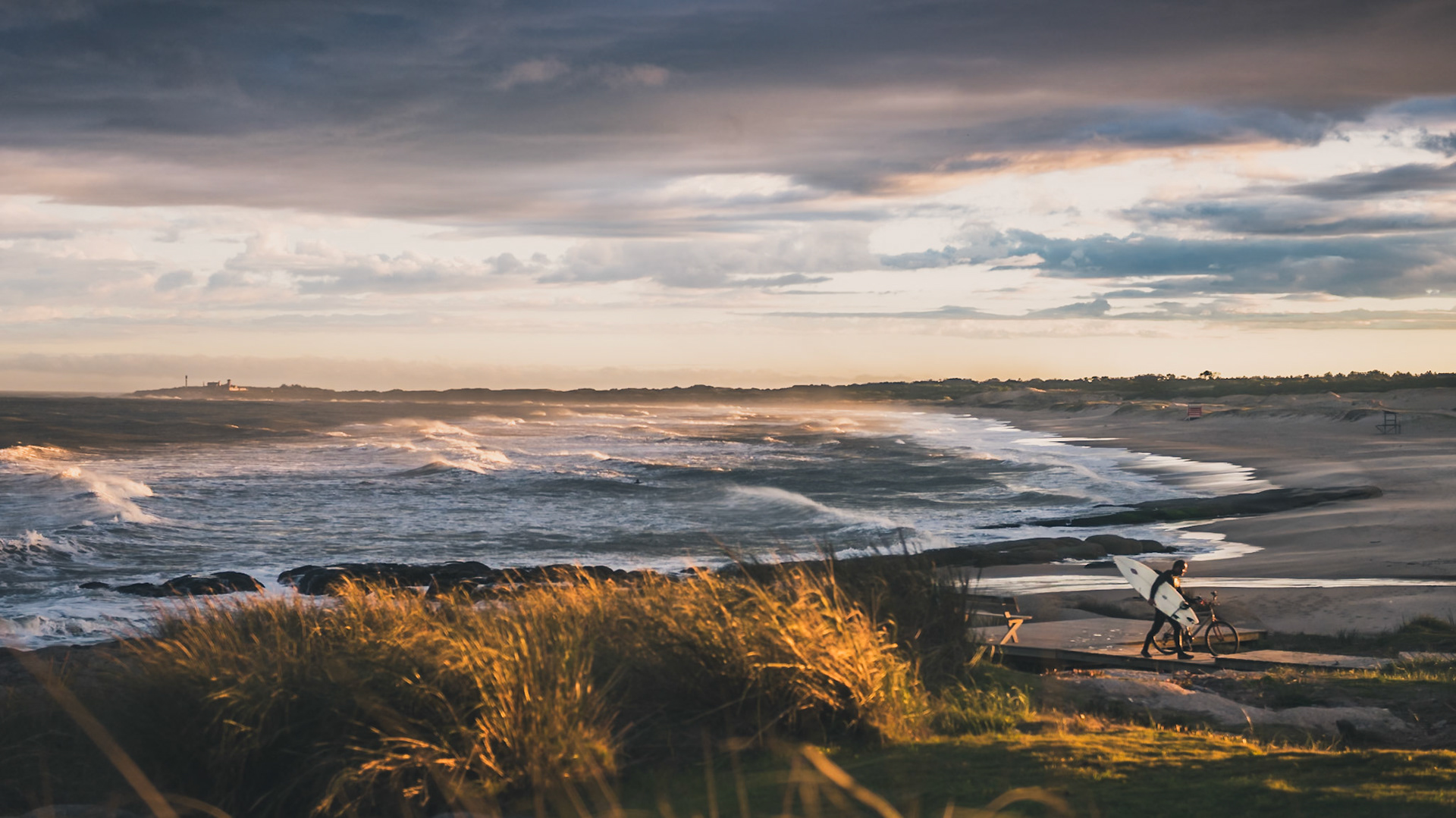 Cold sunset at La Viuda beach. Punta del Diablo, Rocha, Uruguay.