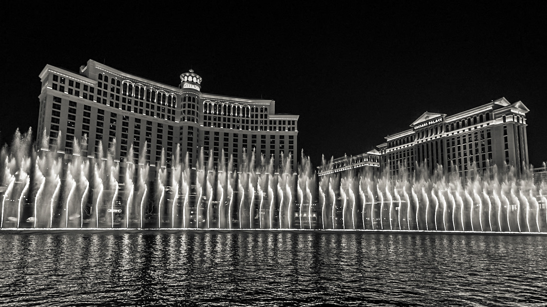 Dancing water show at the fourtains of Bellagio. Las Vegas, Nevada, US.